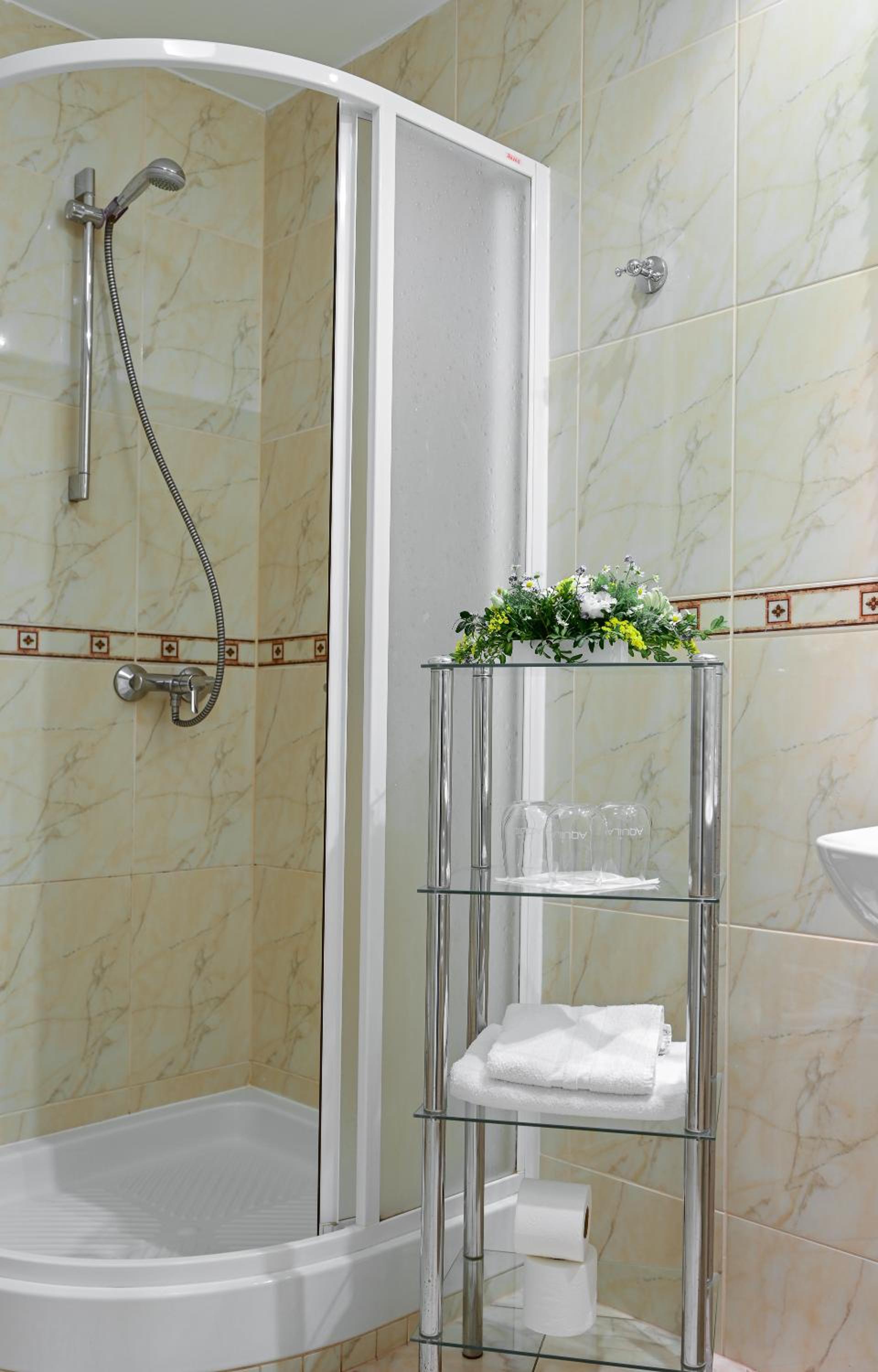 Deluxe Triple Room - Photo 6