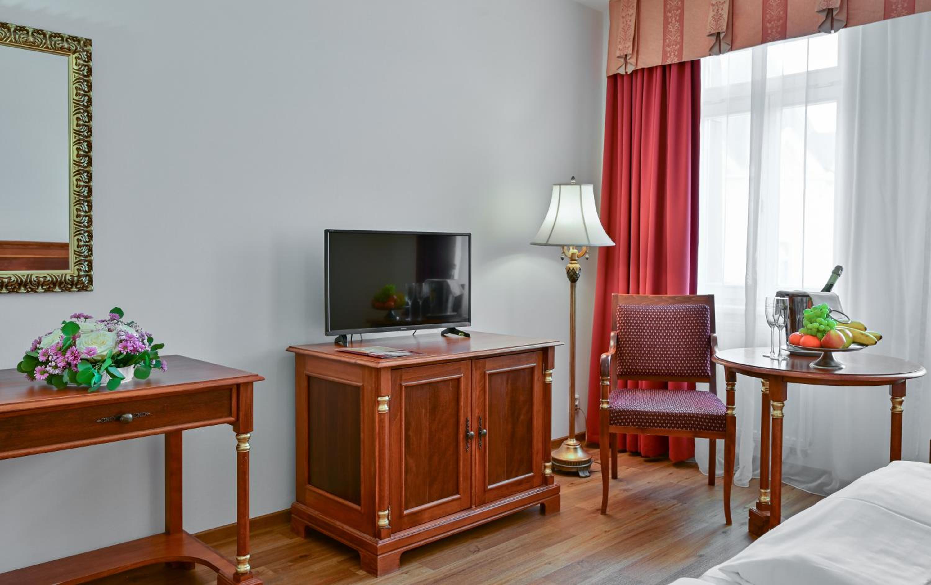 Deluxe Room - Photo 3