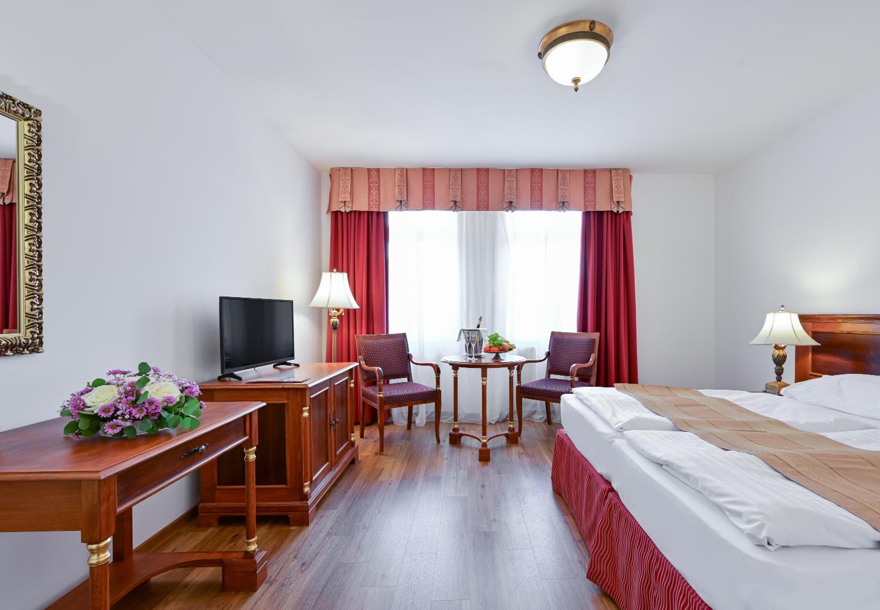 Deluxe Room - Photo 1
