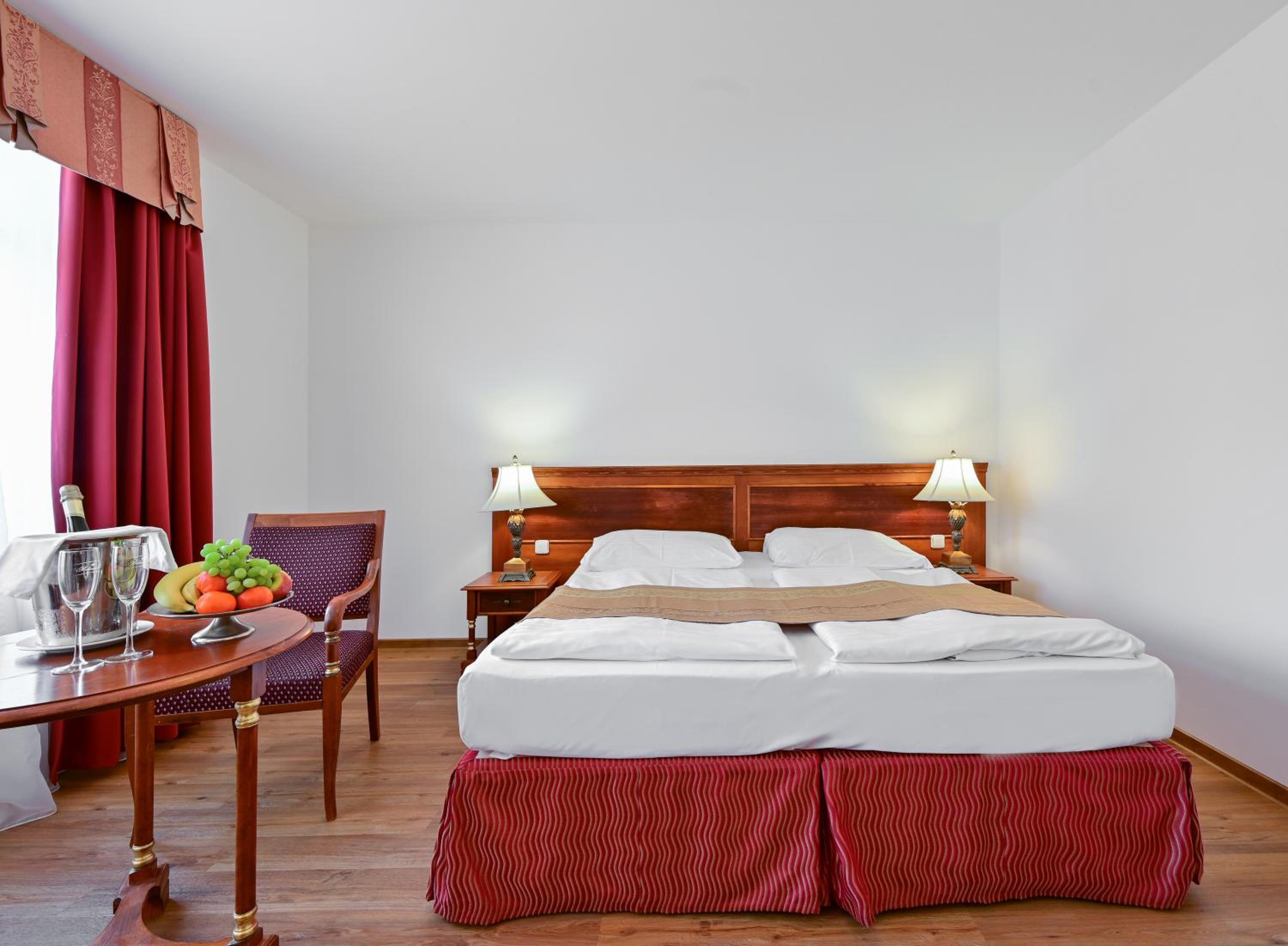 Deluxe Room - Photo 2