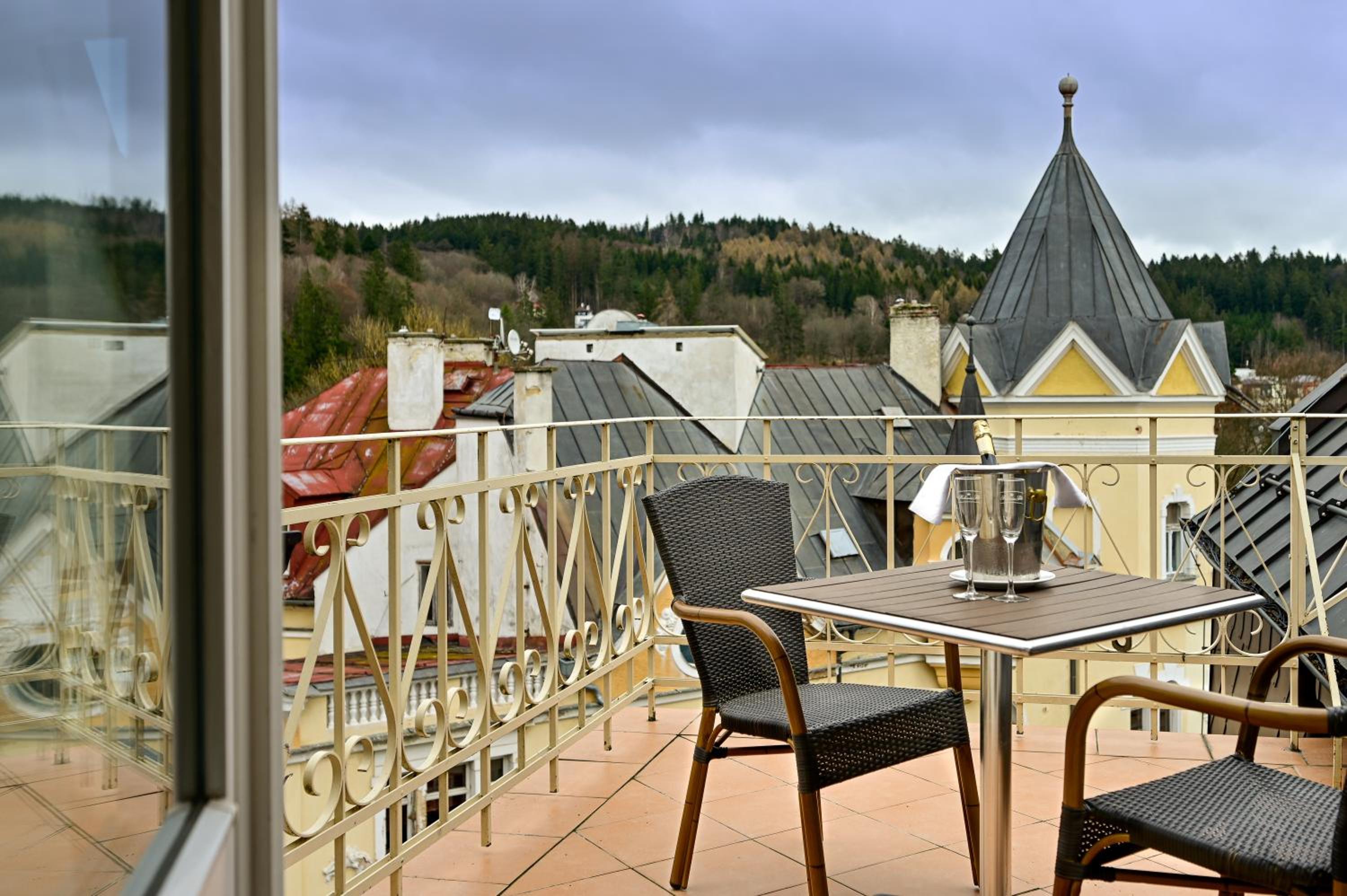 Deluxe Room with Terrace - Photo 3