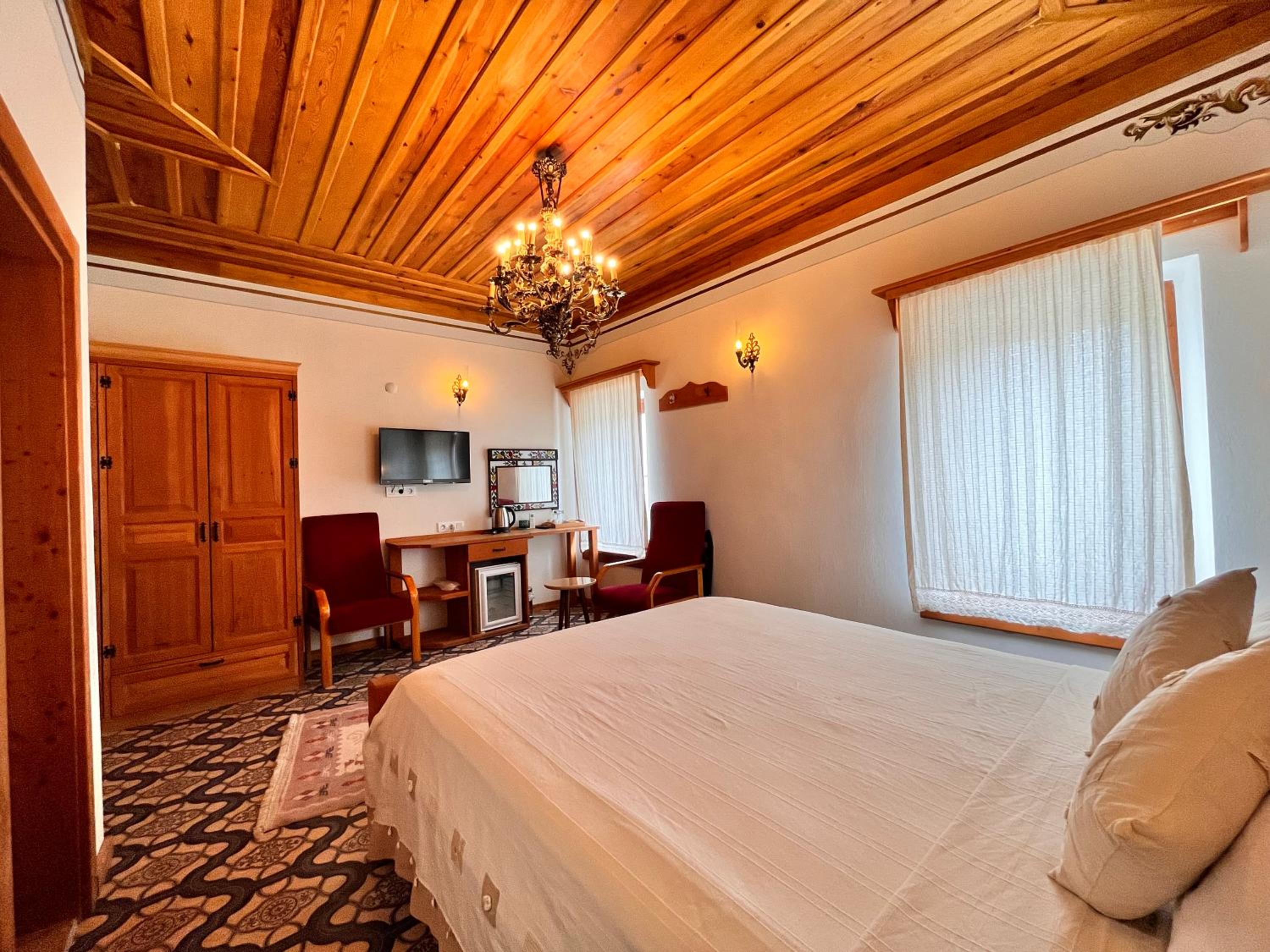Standard Double Room - Photo 3