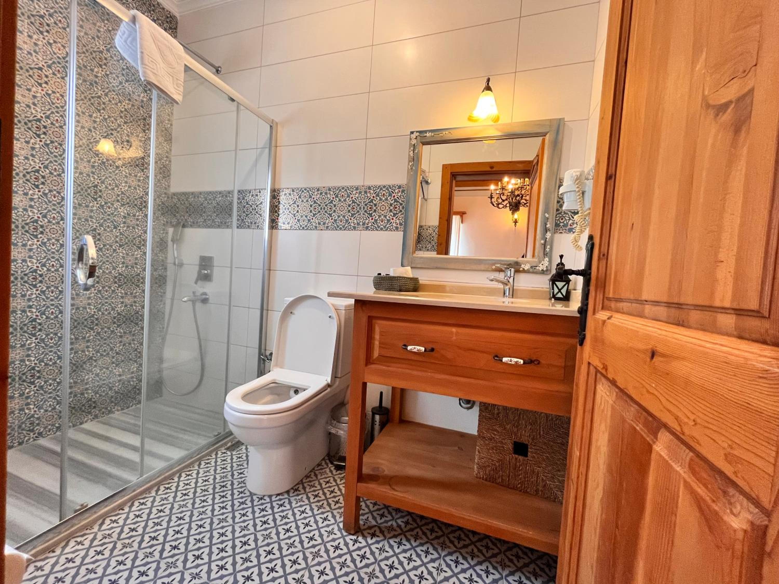 Standard Double Room - Photo 2