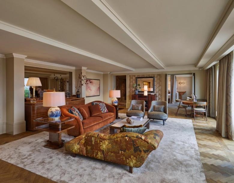 Royal Penthouse Suite