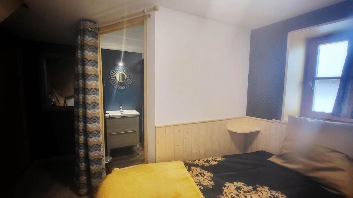 Economy Double Room - Photo 2