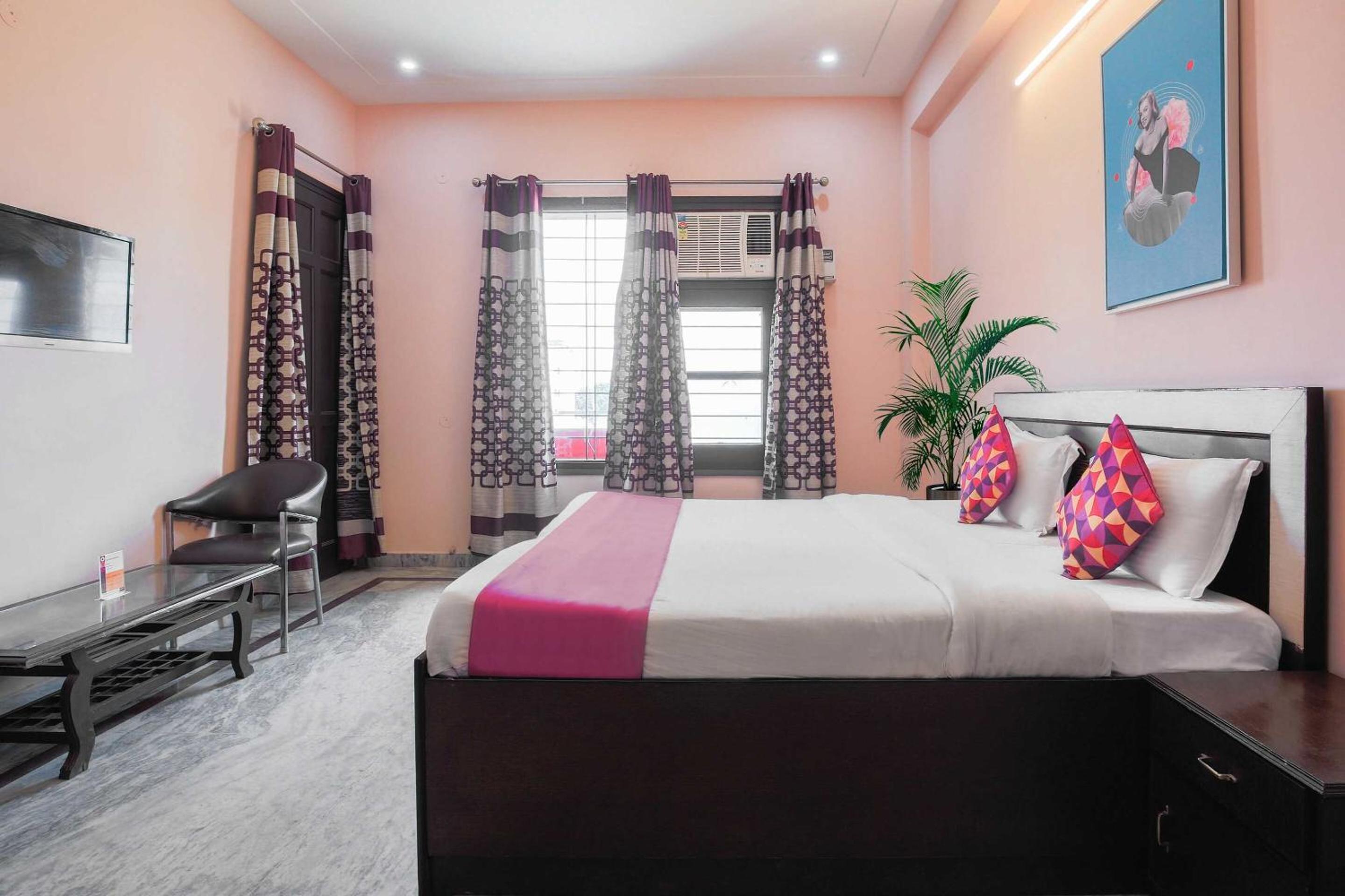 经典三人房