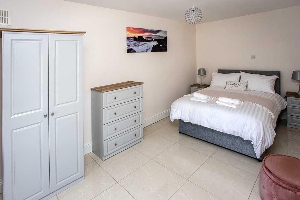 Four-Bedroom House photo 1