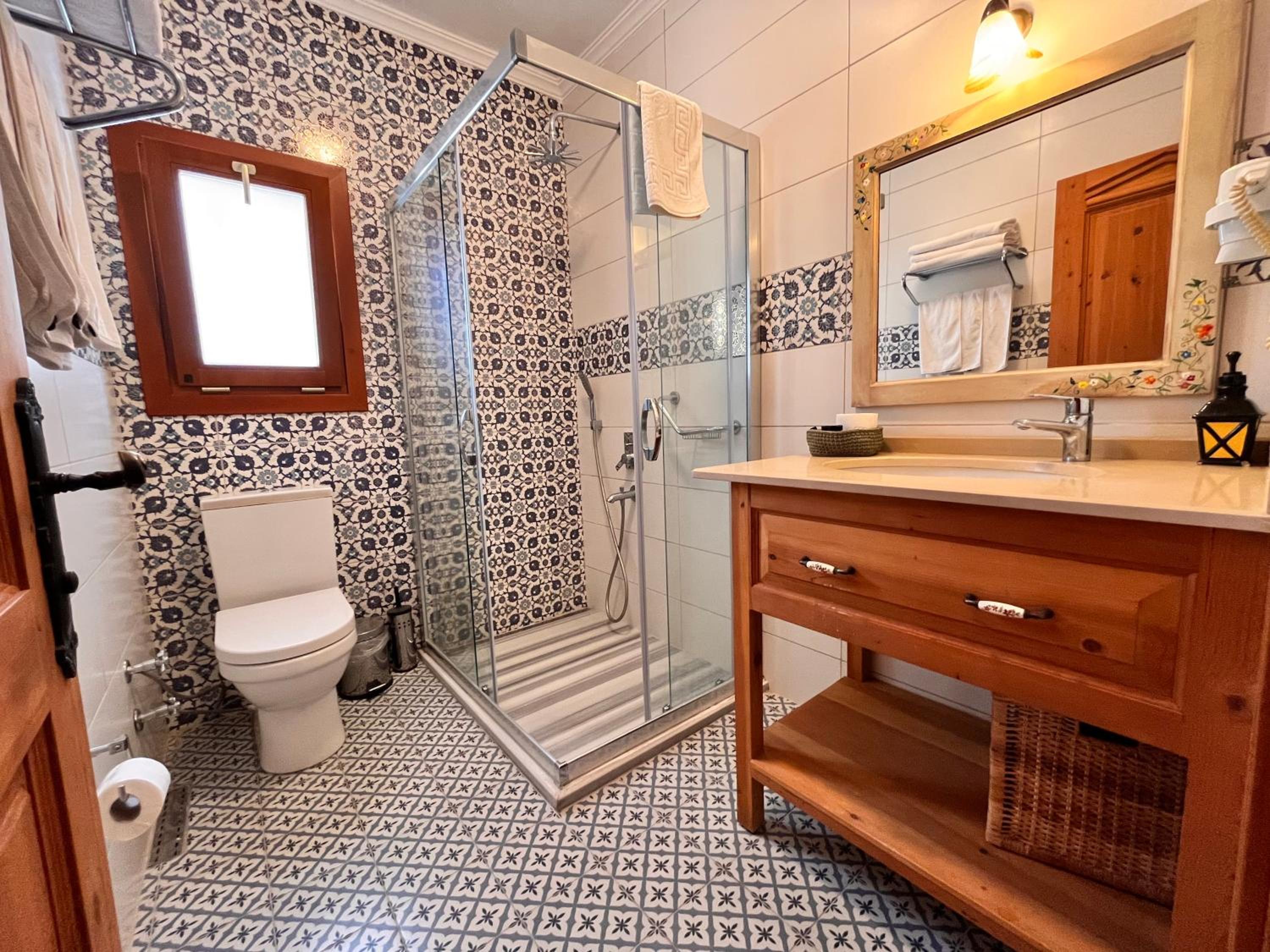 Deluxe Triple Room - Photo 3