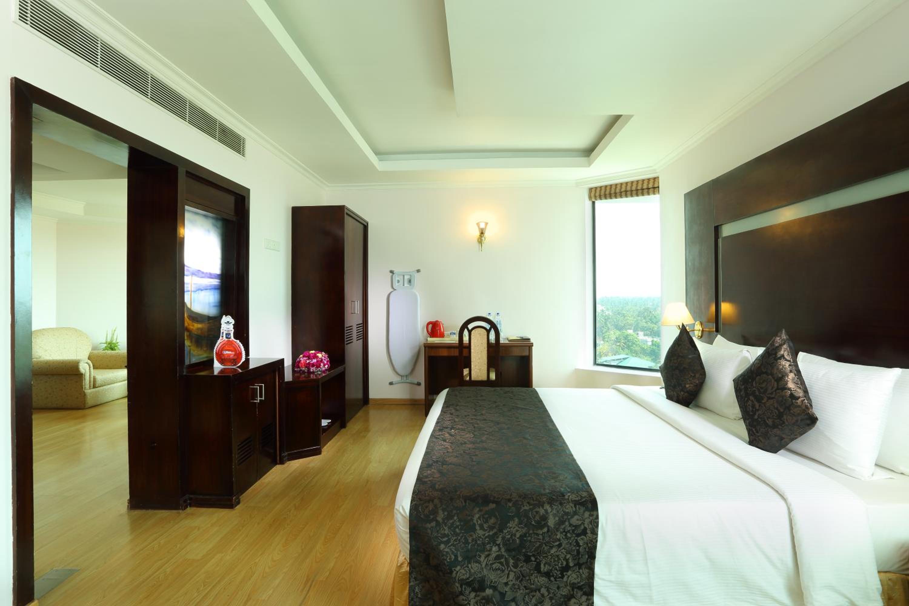 Executive Suite with Living Room