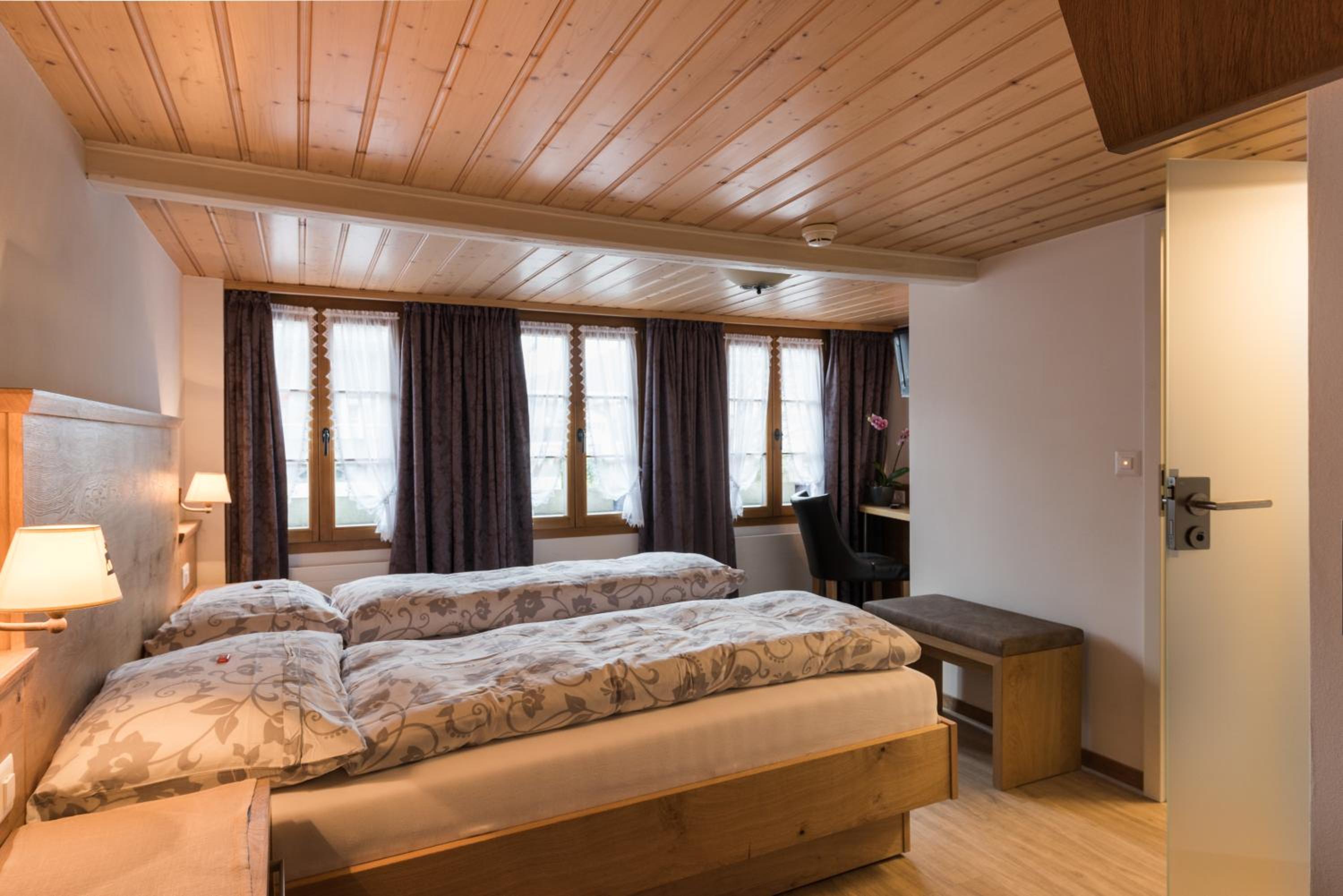 Double or Twin Room - Photo 3