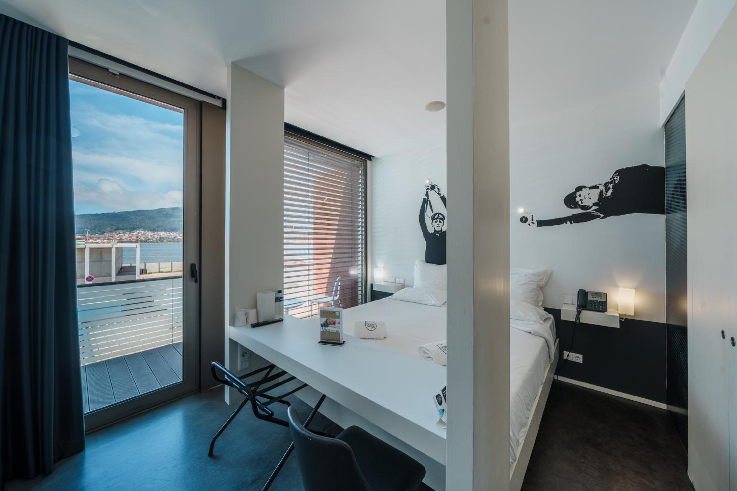 Premium Double Room - Photo 8