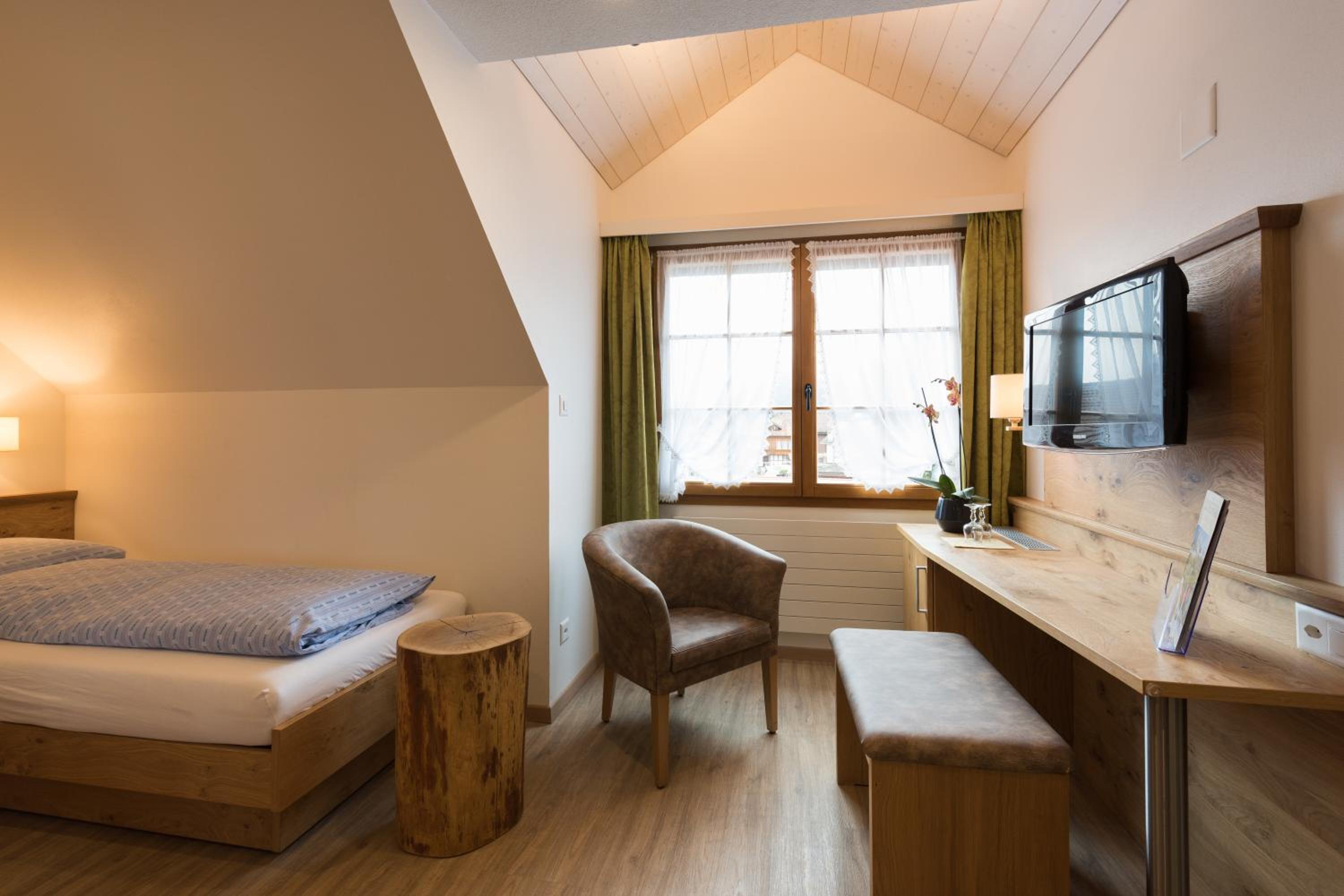 Double or Twin Room - Photo 6