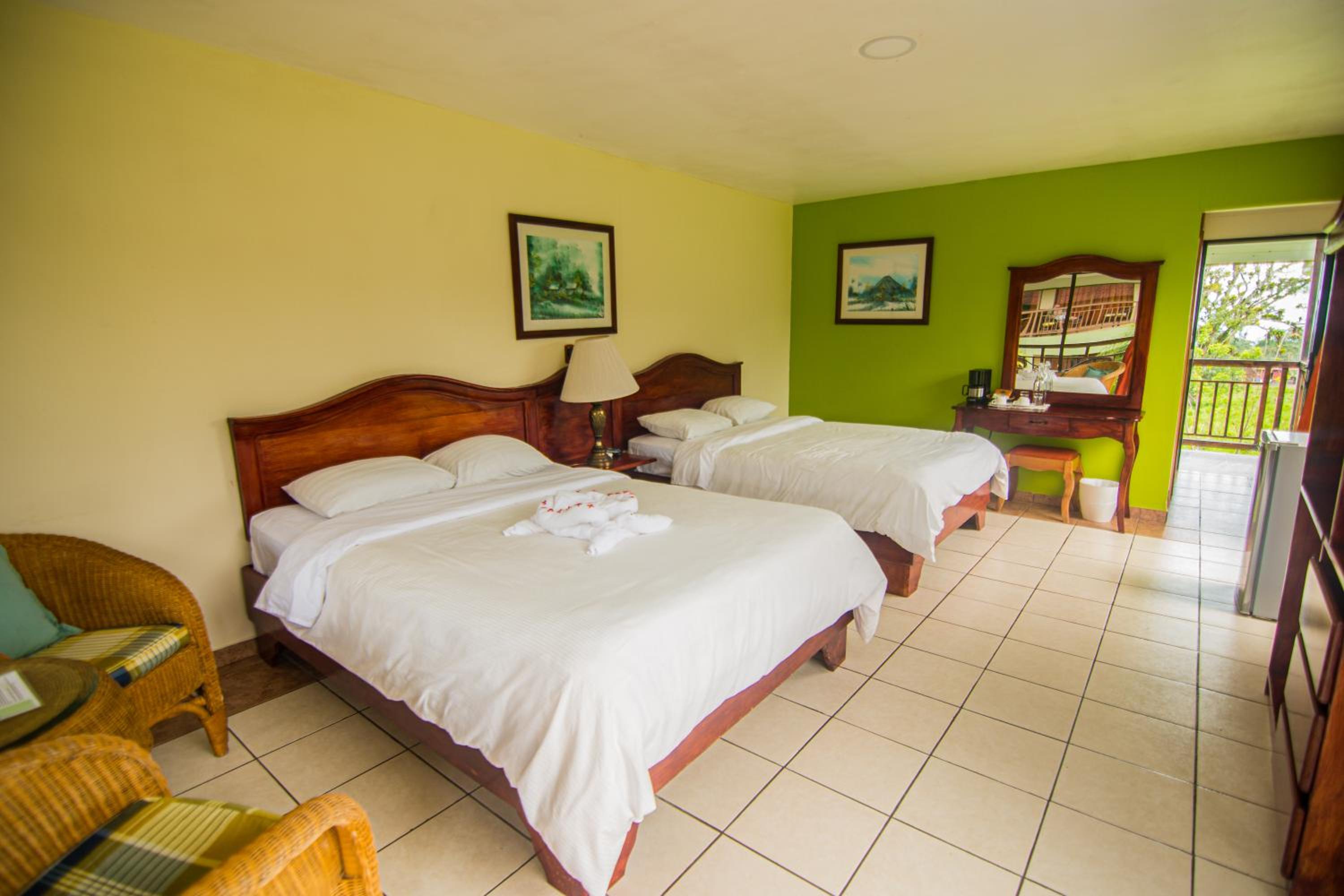 Superior Double Room - Volcano View - Photo 2