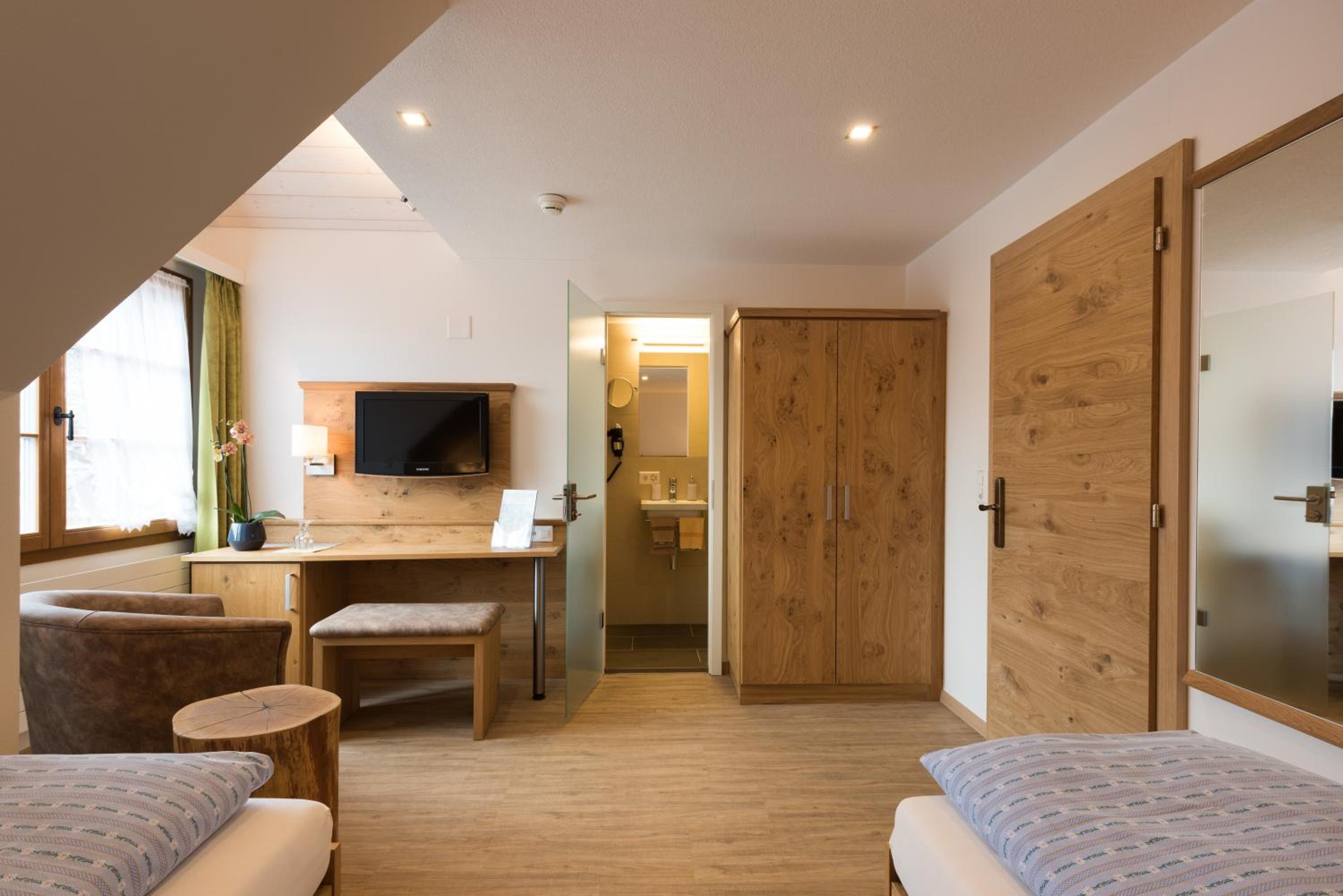 Double or Twin Room - Photo 1