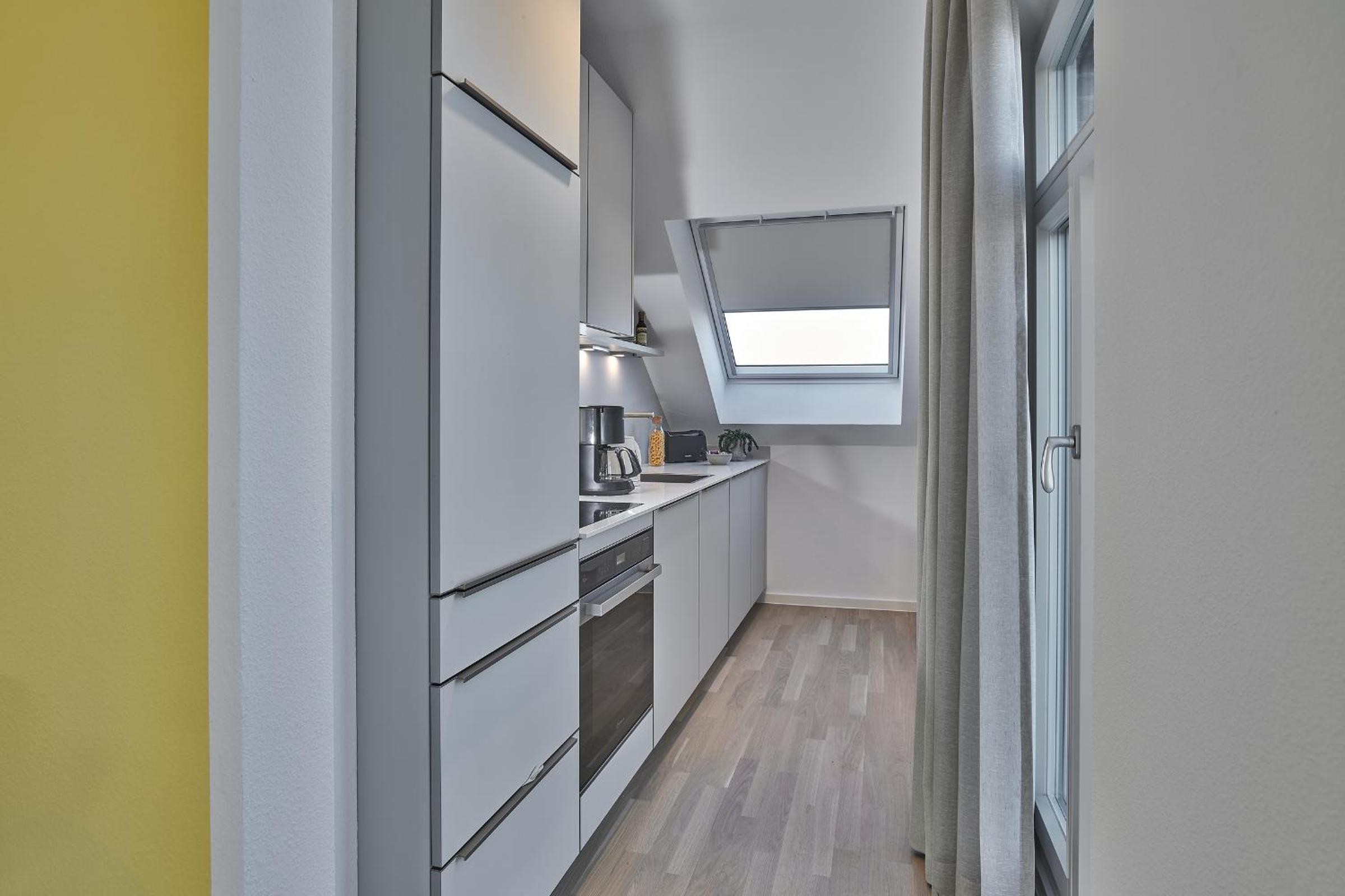 Apartment with Balcony photo 3