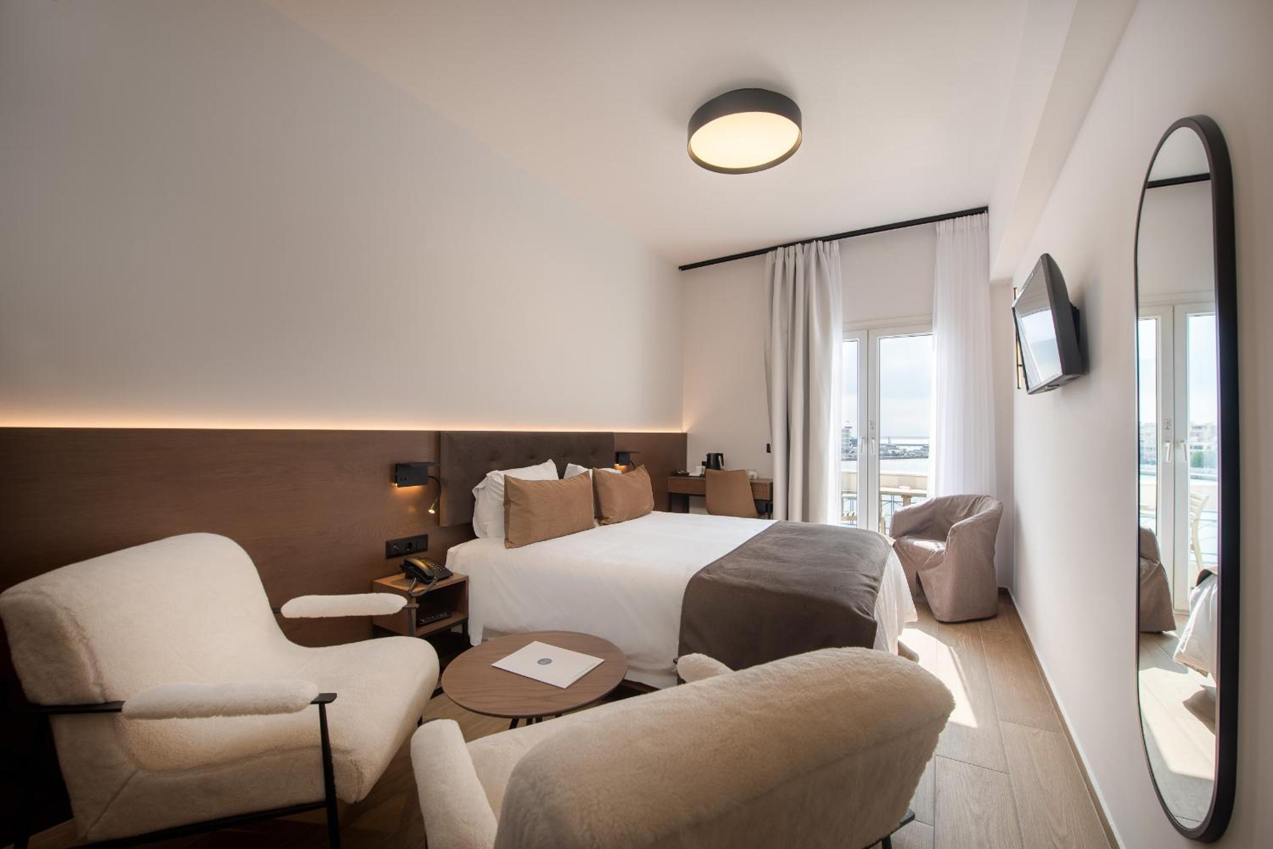Deluxe Double Room with Sea View photo 3