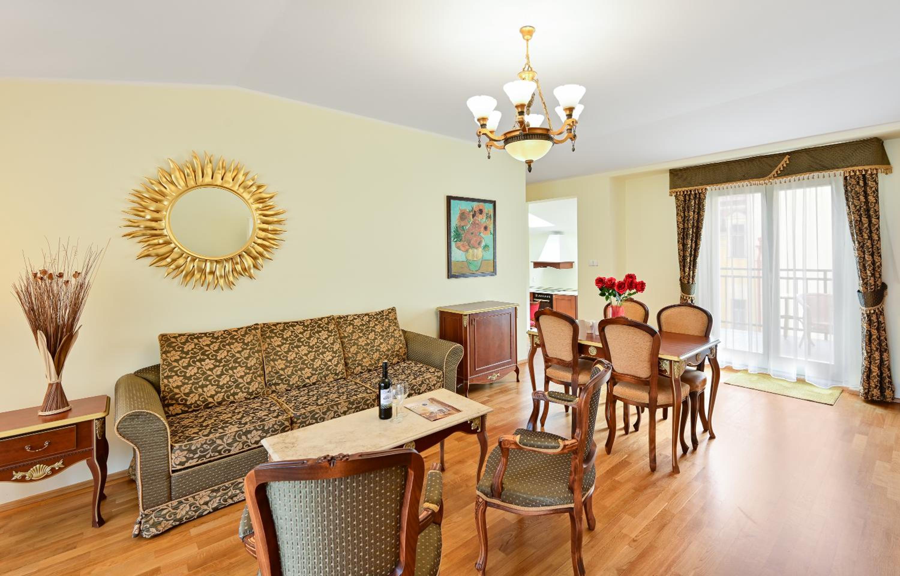 Apartment with Terrace - Photo 1