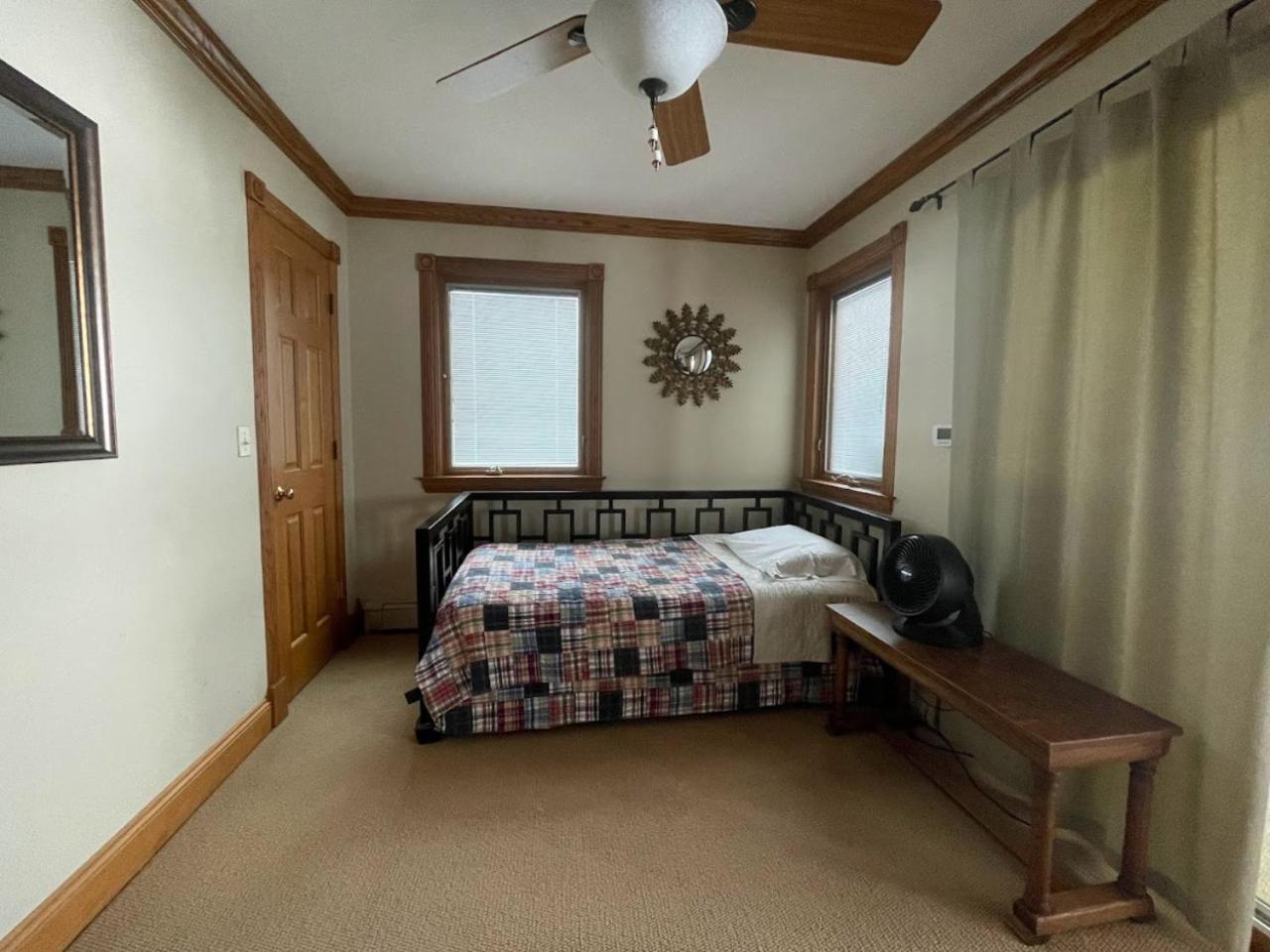 Three-Bedroom House photo 2