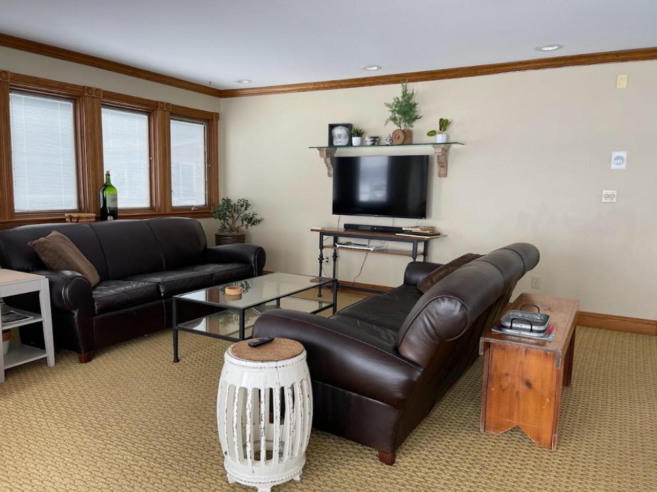Three-Bedroom House photo 3