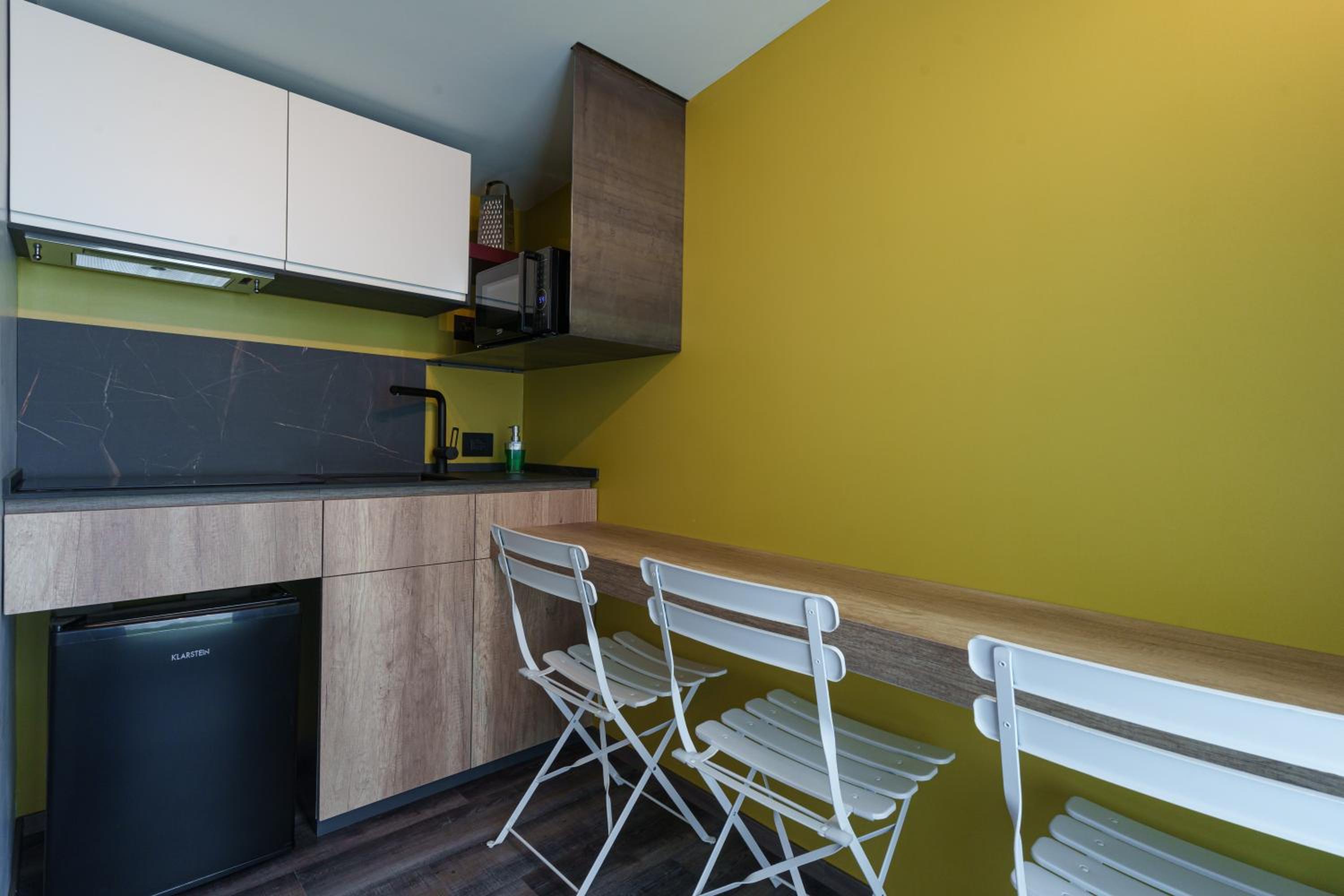 Apartment with Sea View - Photo 5