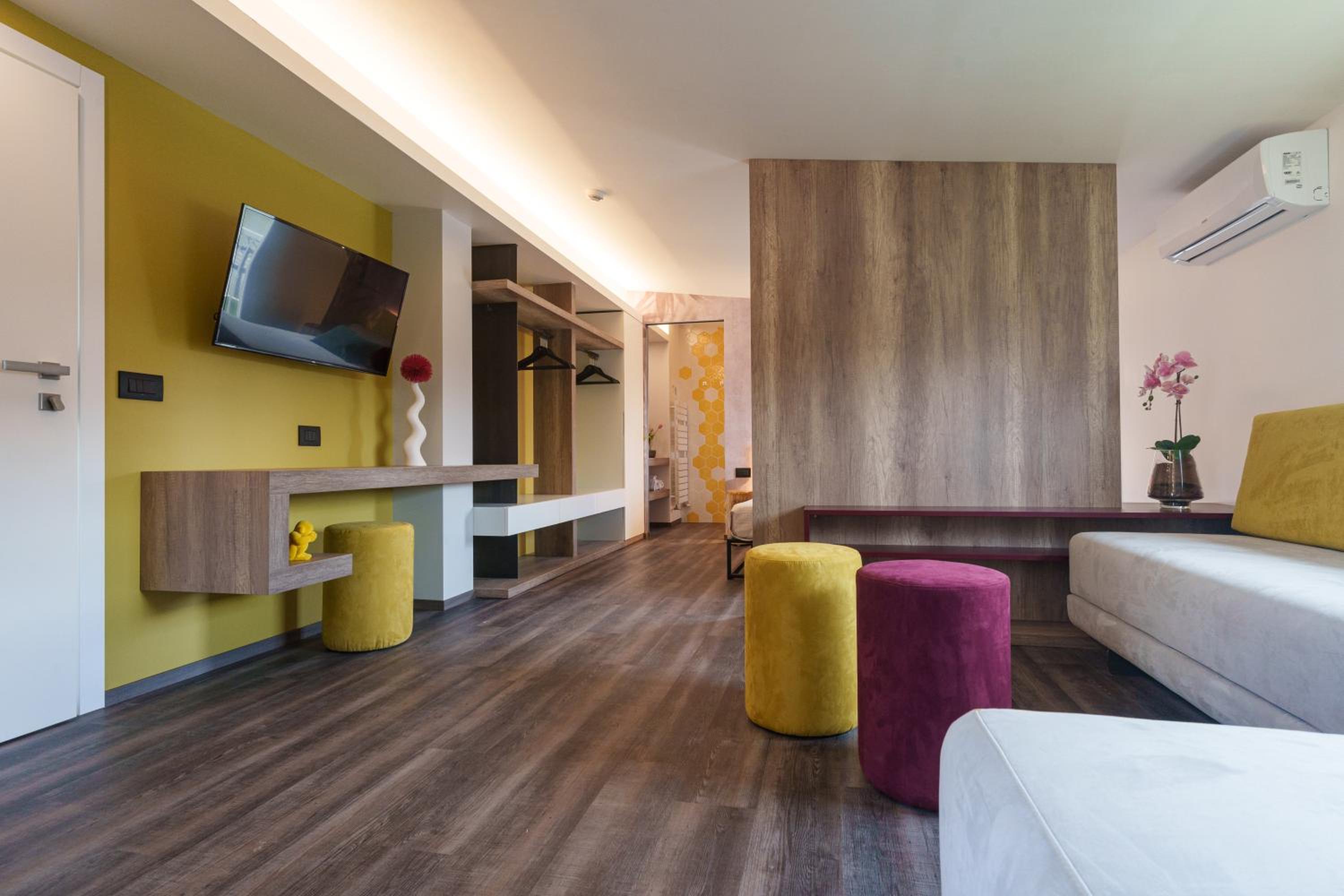 Apartment with Sea View - Photo 4