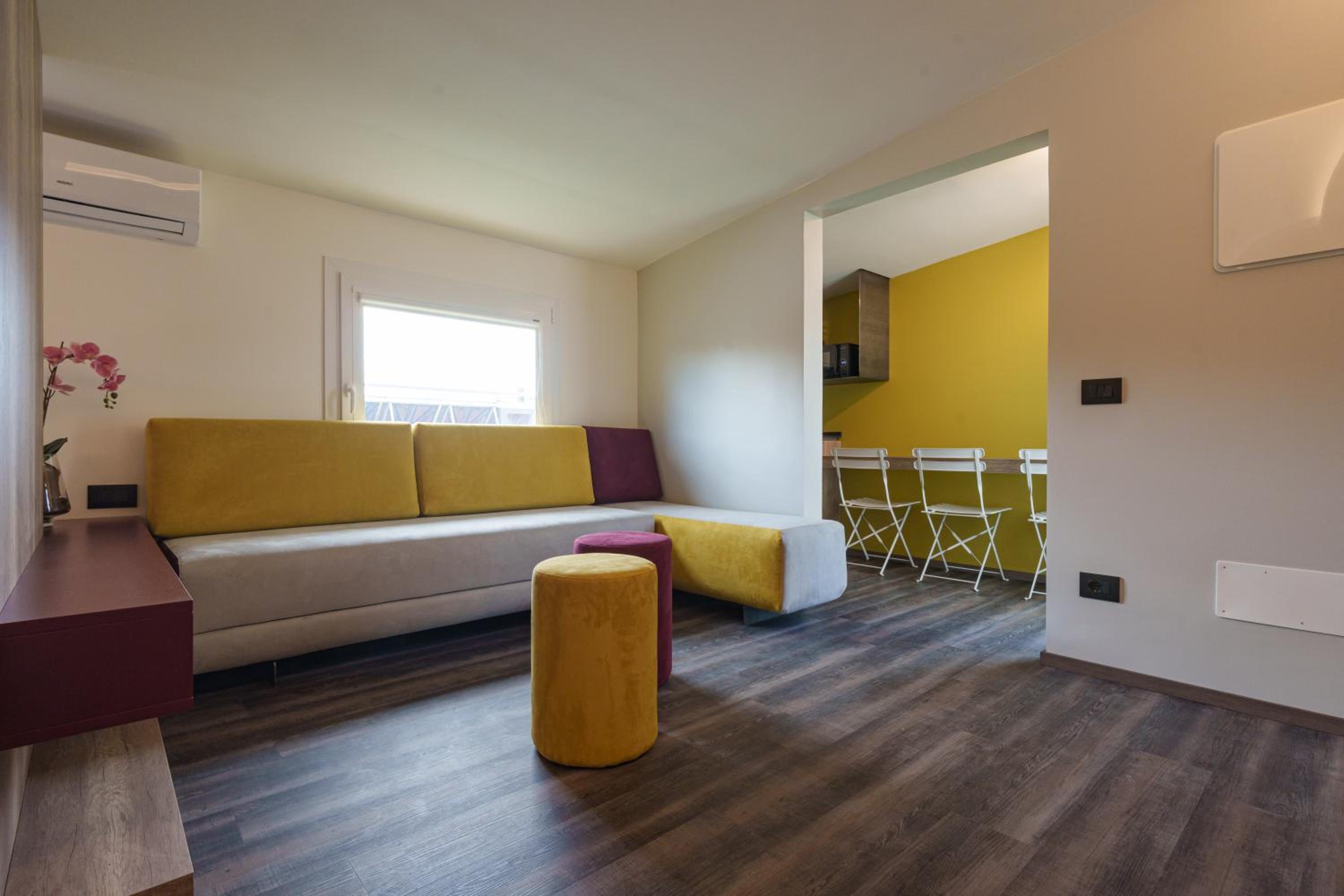 Apartment with Sea View - Photo 6