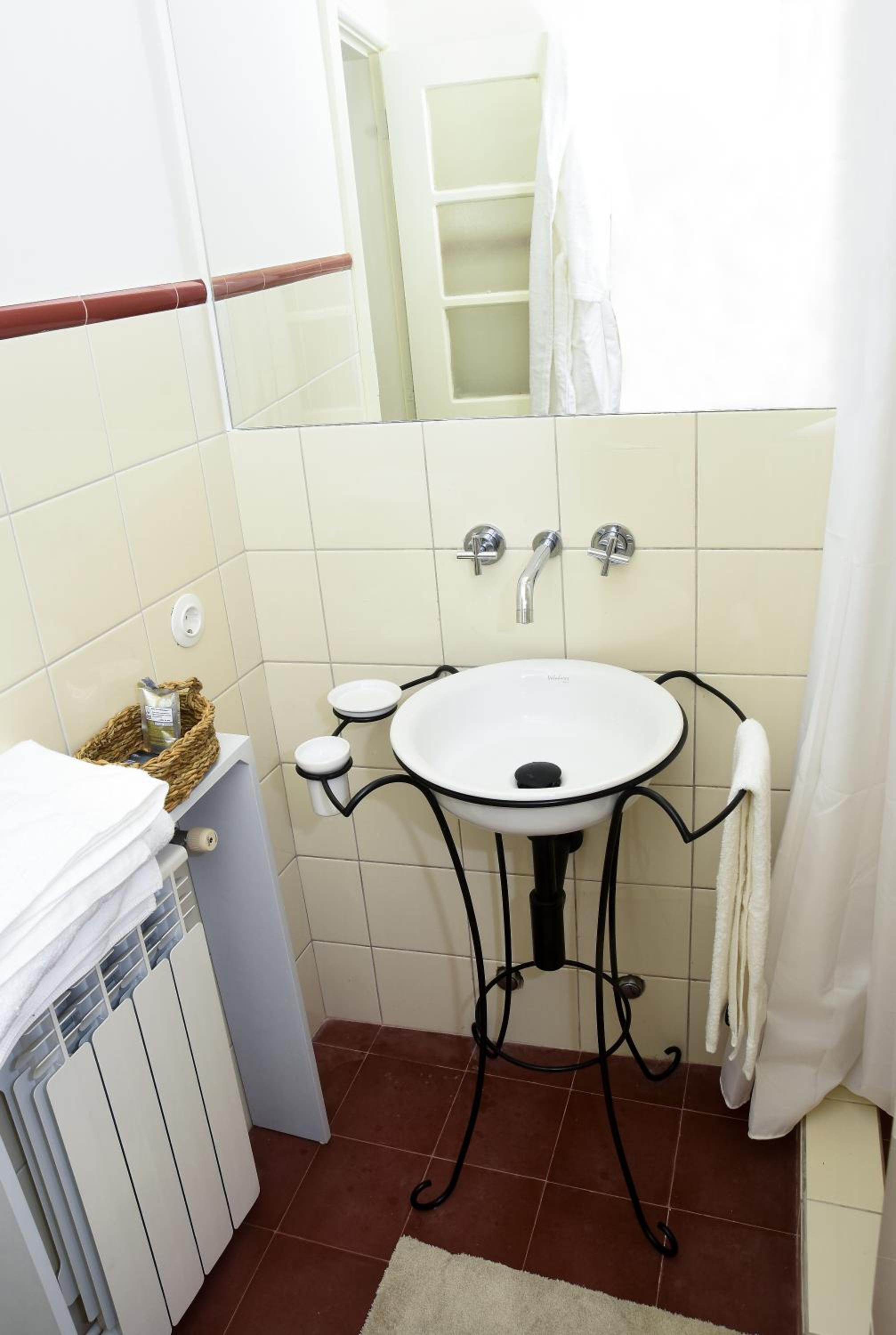 Family Room with Bathroom - Photo 7