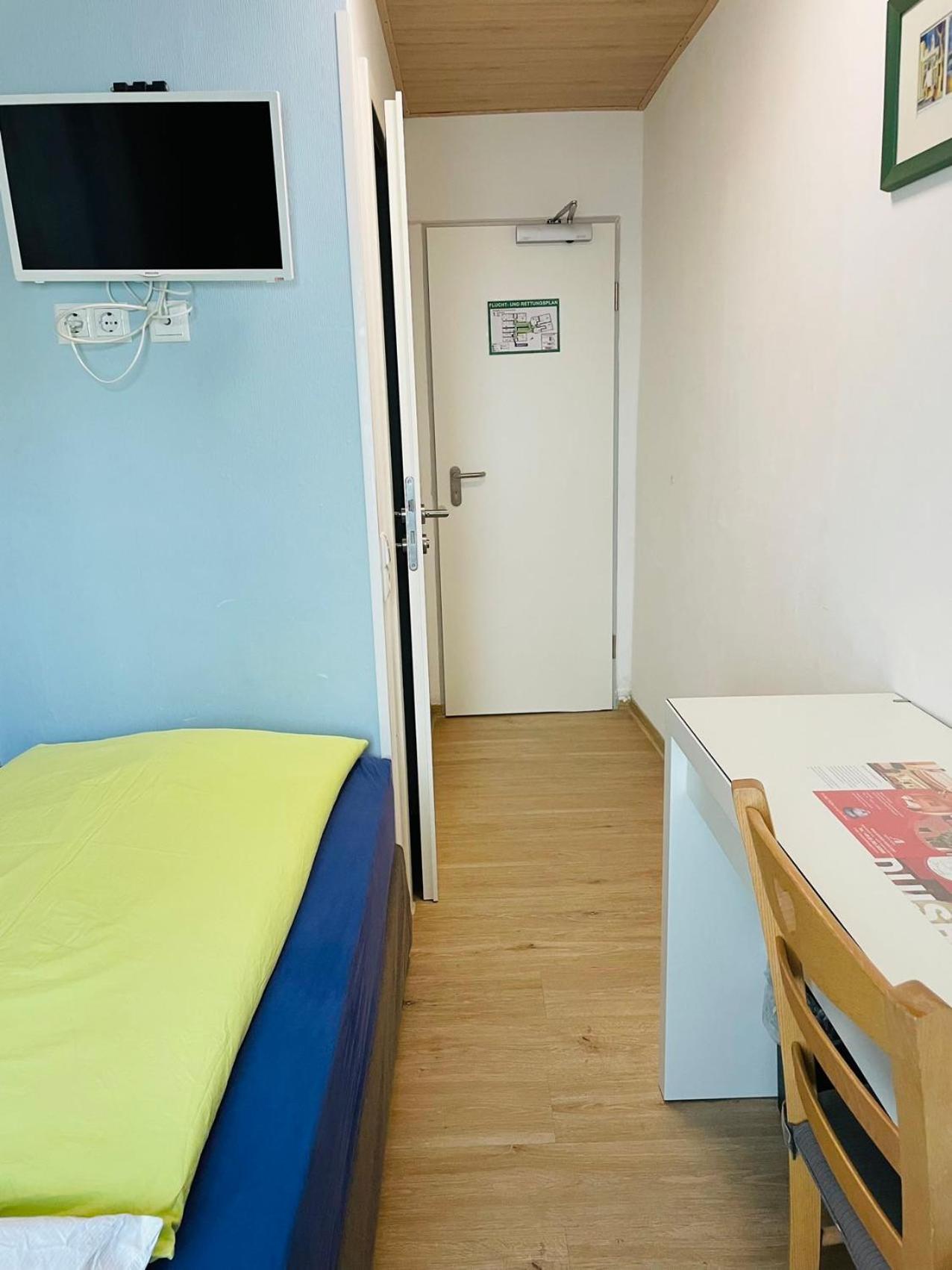 Single Room with Private External Bathroom photo 1