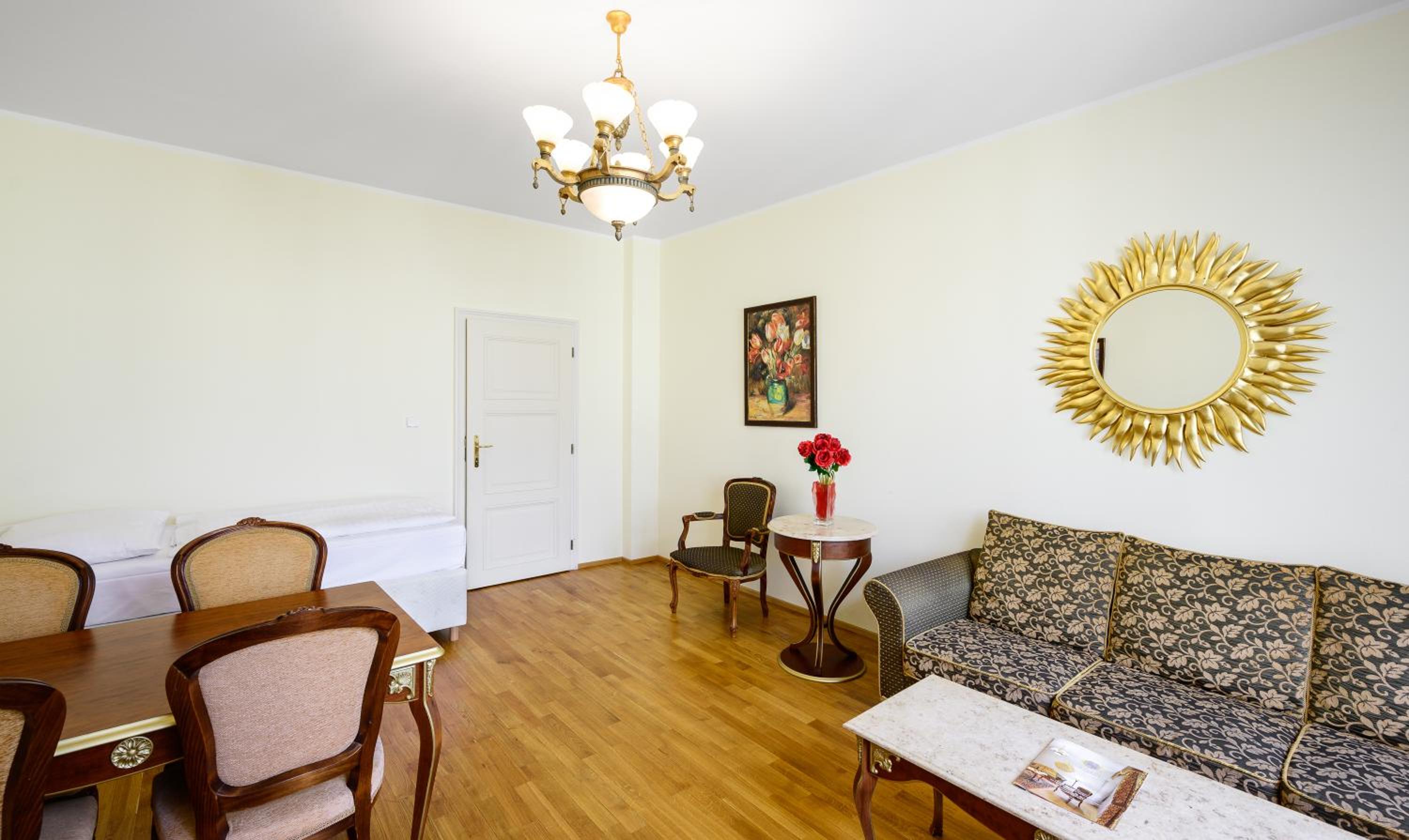 Superior Apartment with Balcony - Photo 1