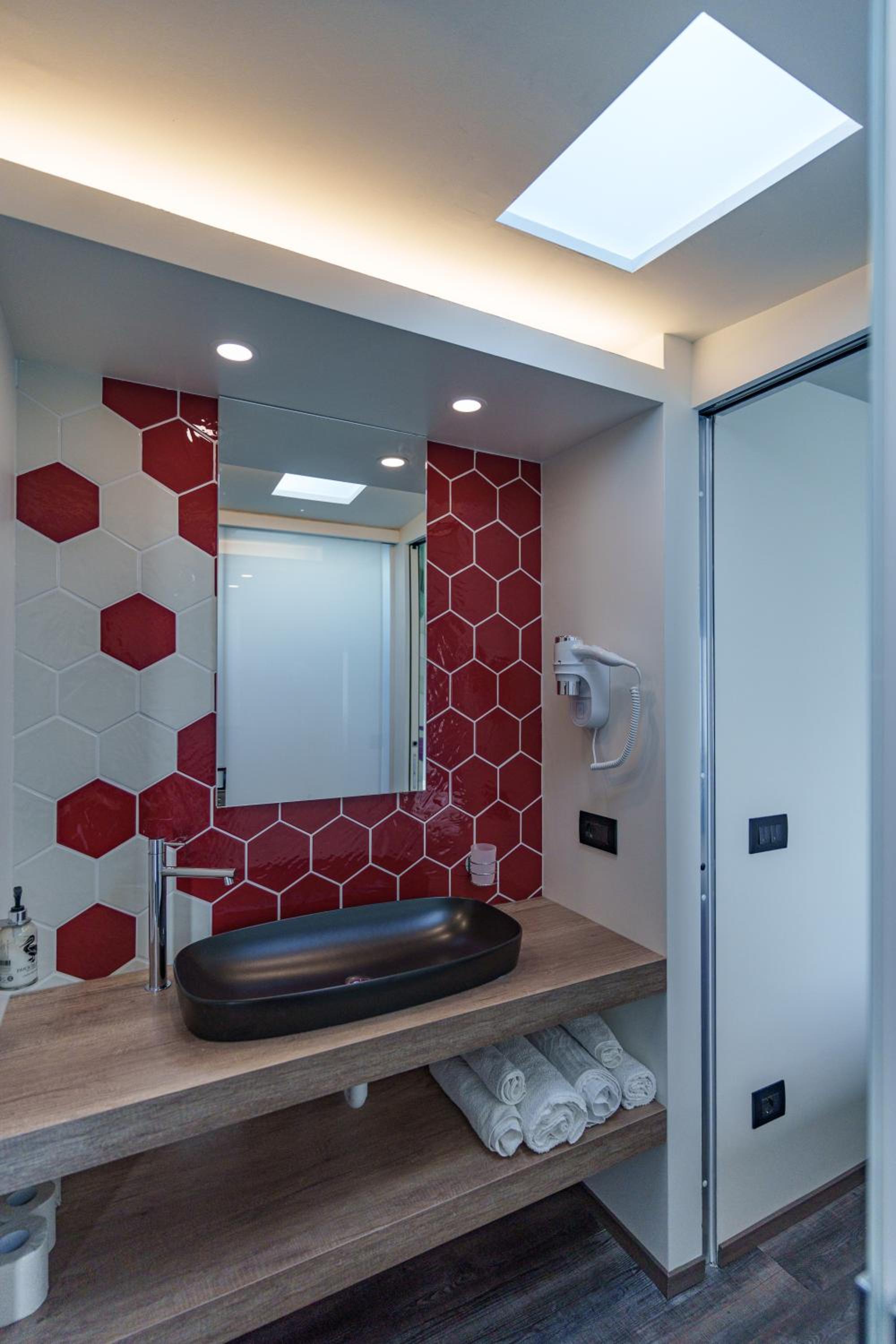 King Suite - Photo 3