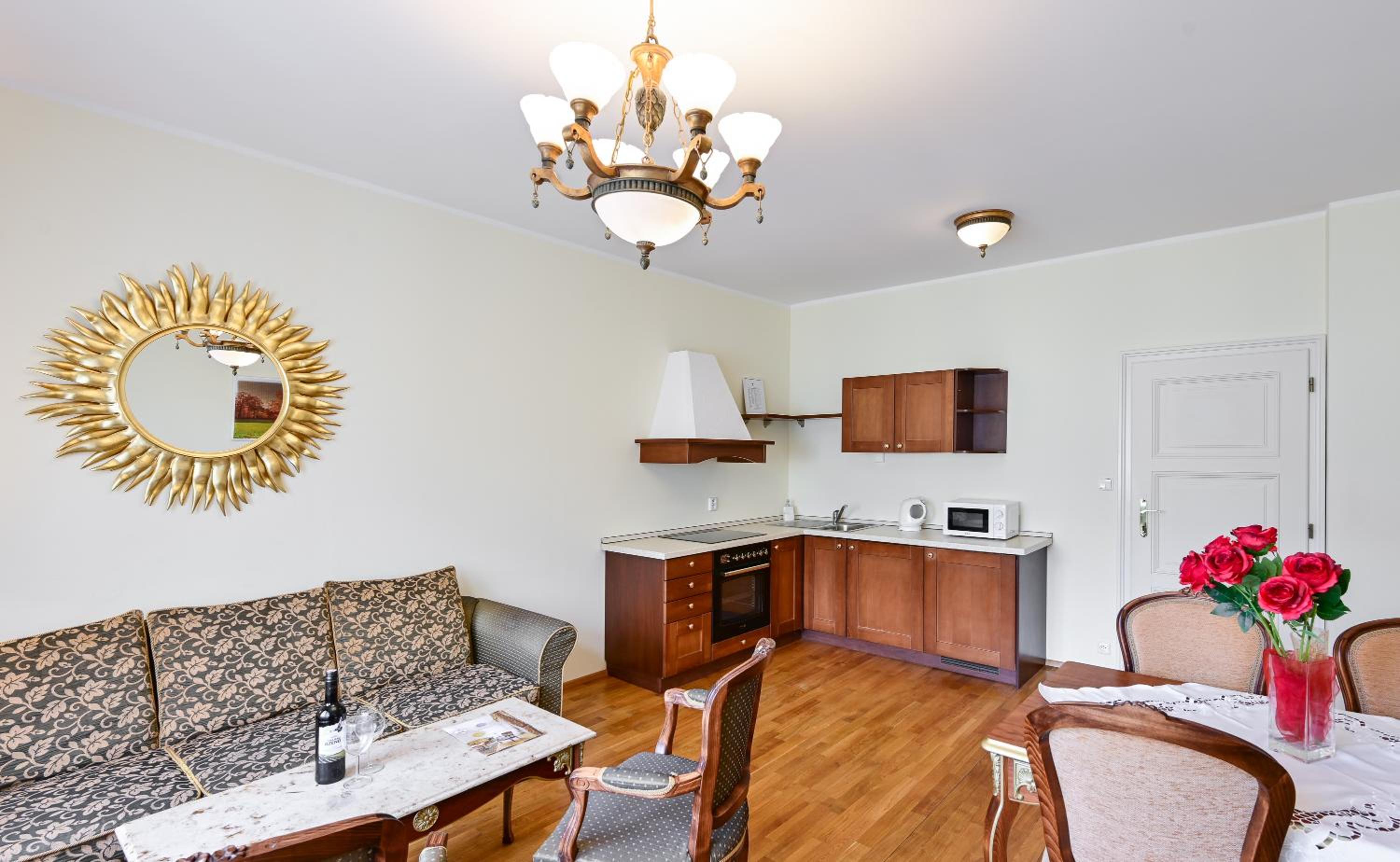 Family Apartment with Balcony - Photo 2