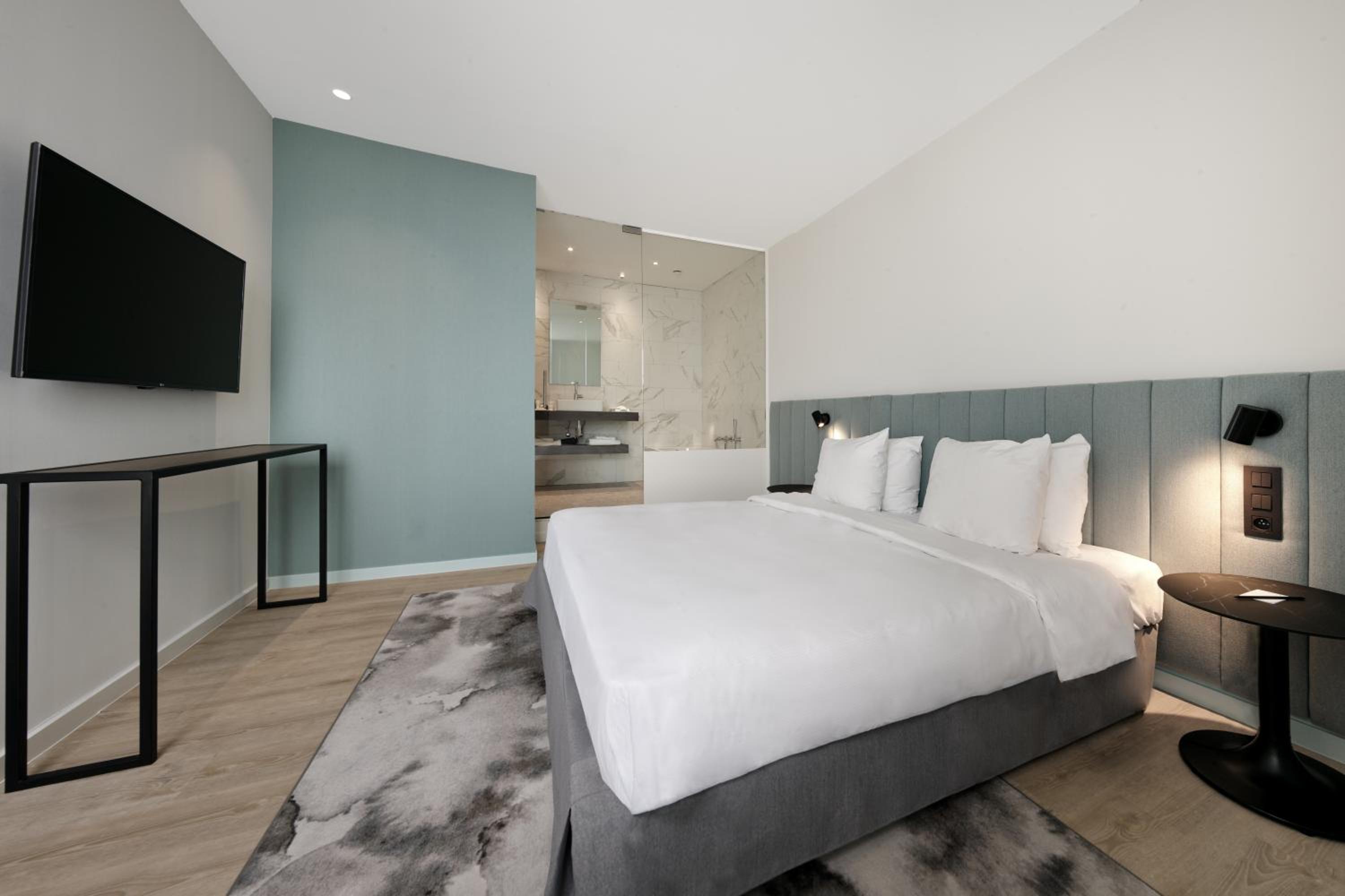 Suite - Photo 6