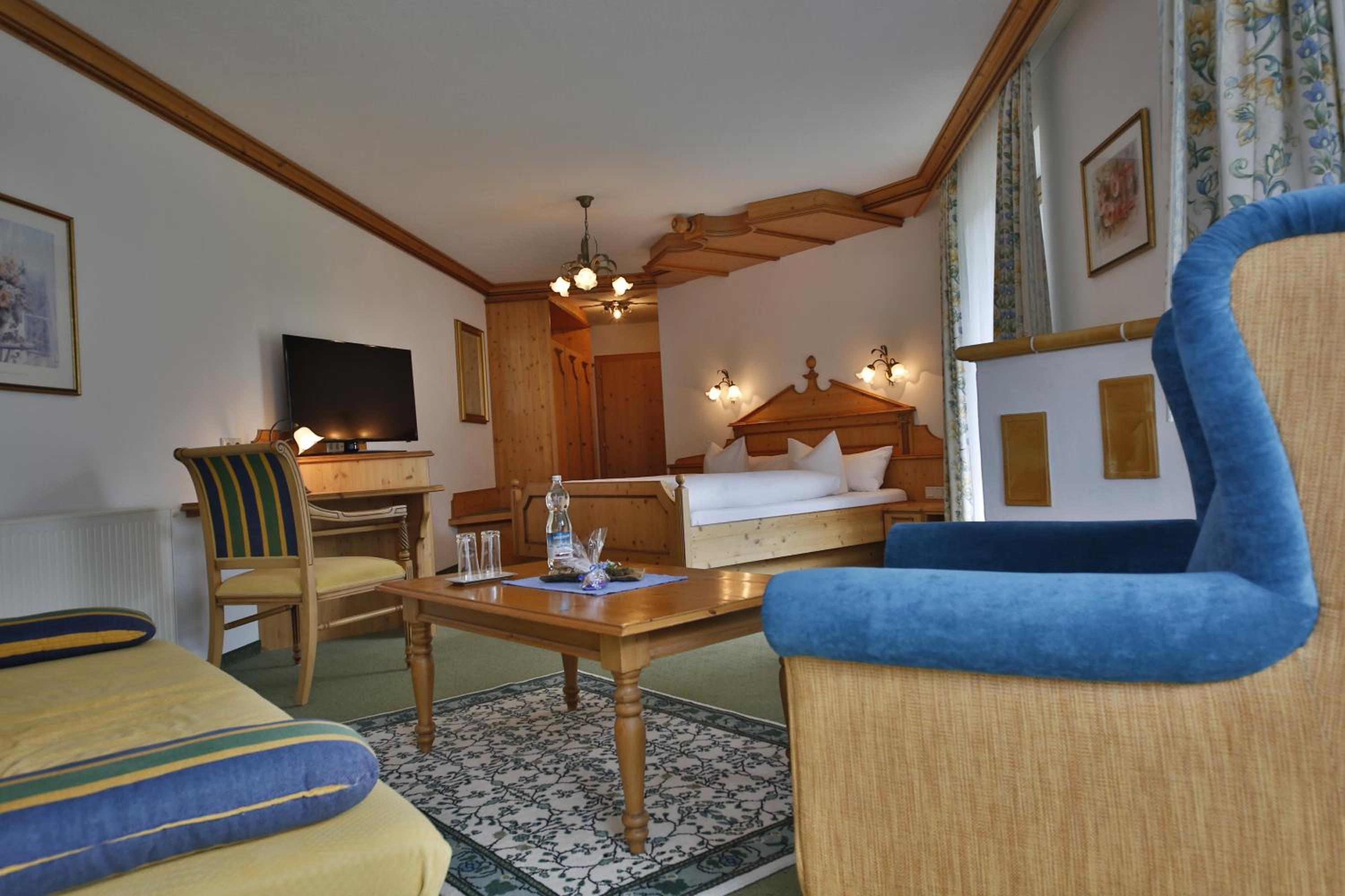 Large Double Room photo 1