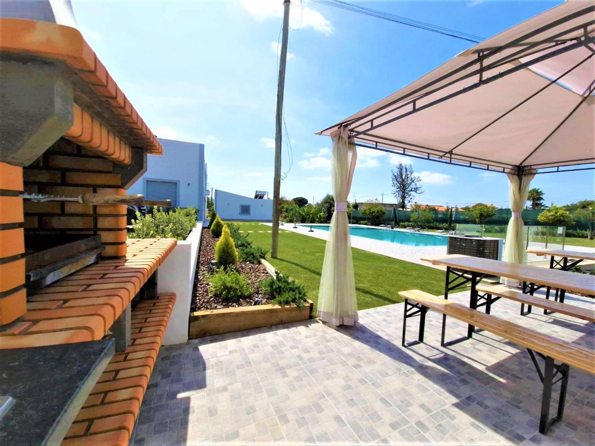Studio with Pool View photo 3