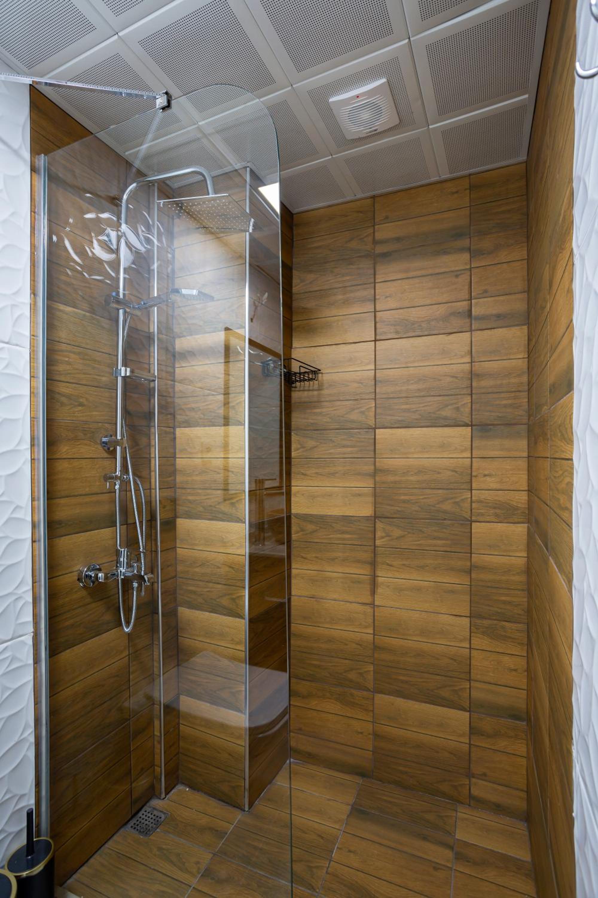 Double Room with Private Bathroom - Photo 2