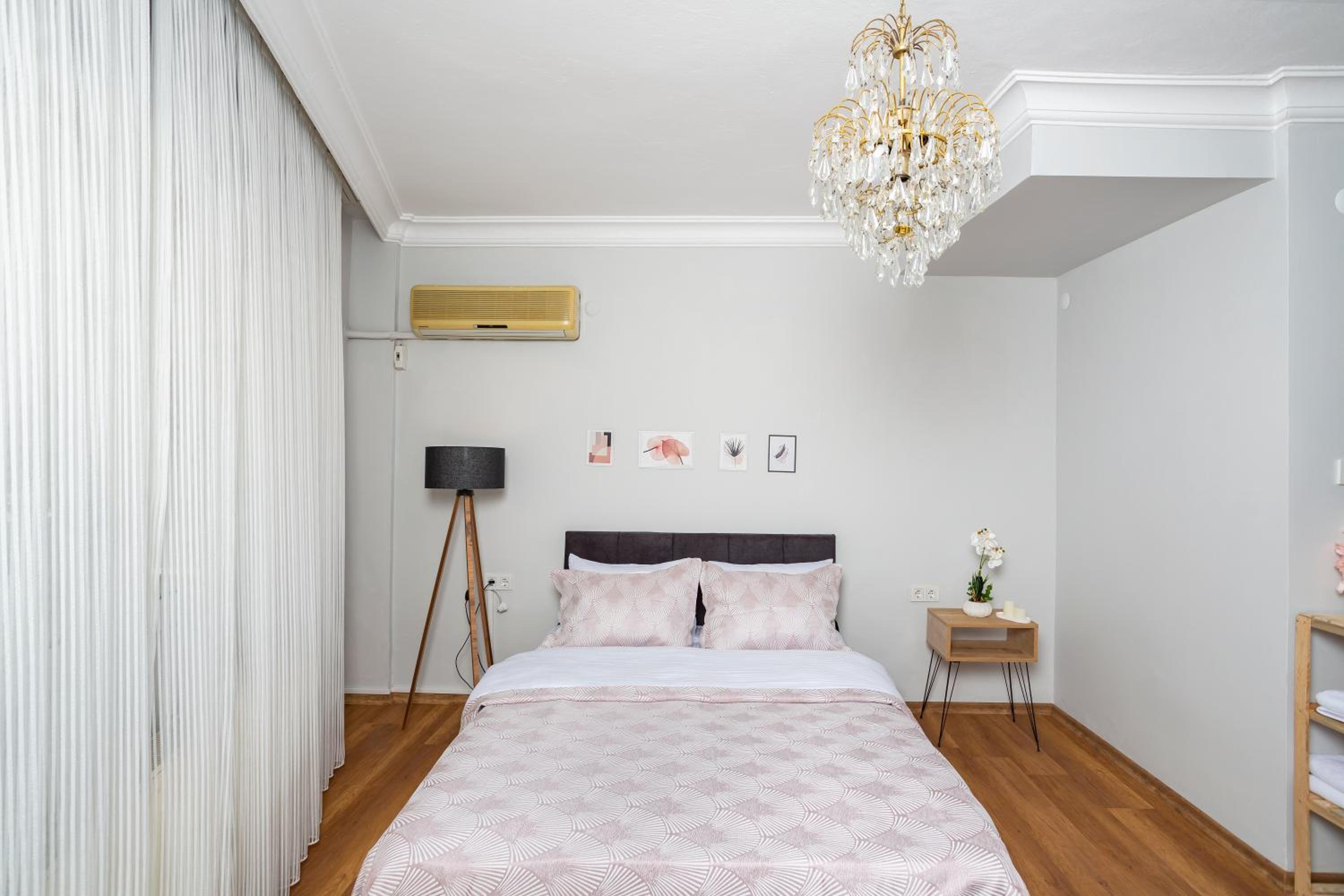 Double Room with Private Bathroom - Photo 3