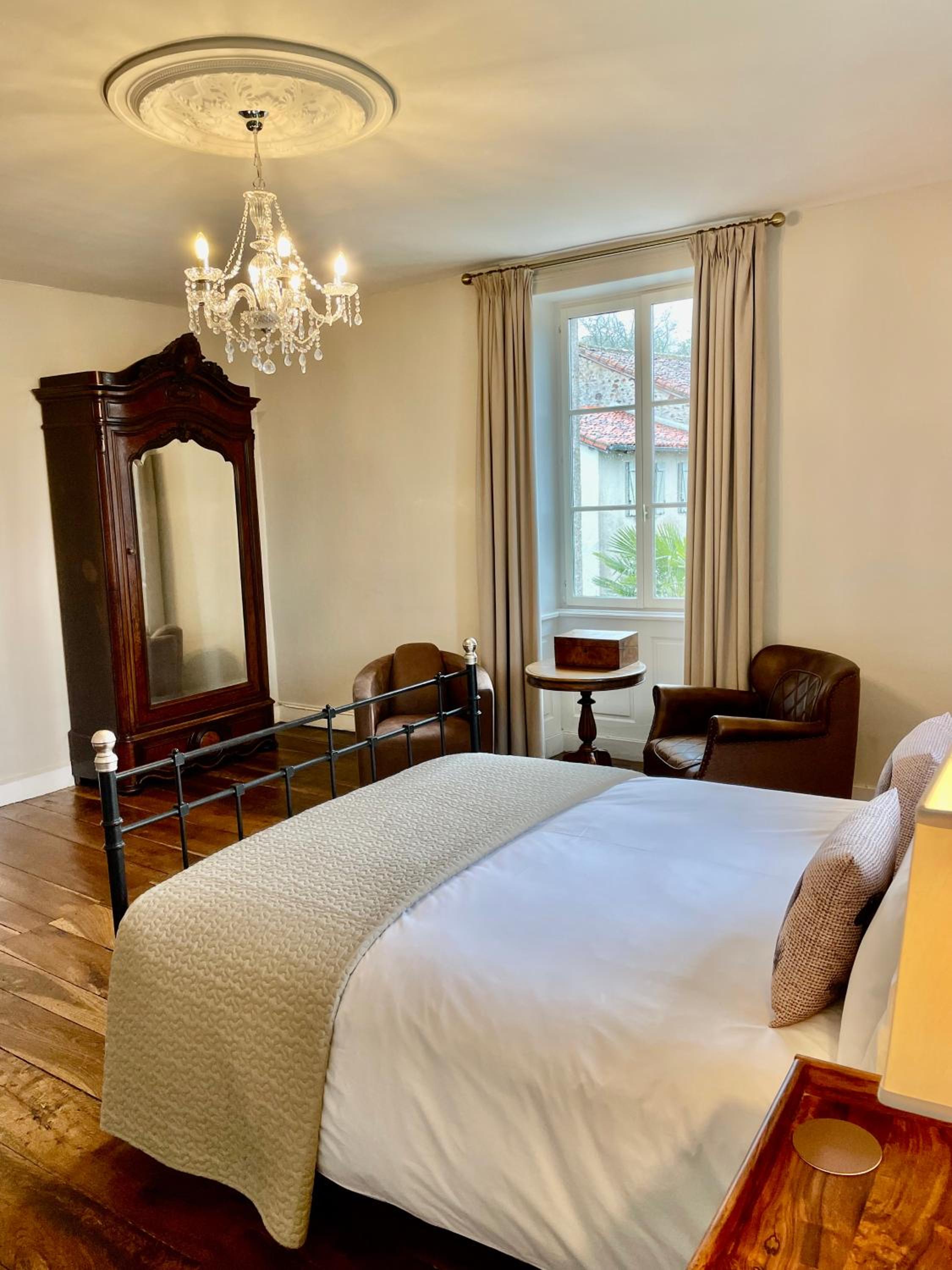 Deluxe Double Room with Shower photo 3