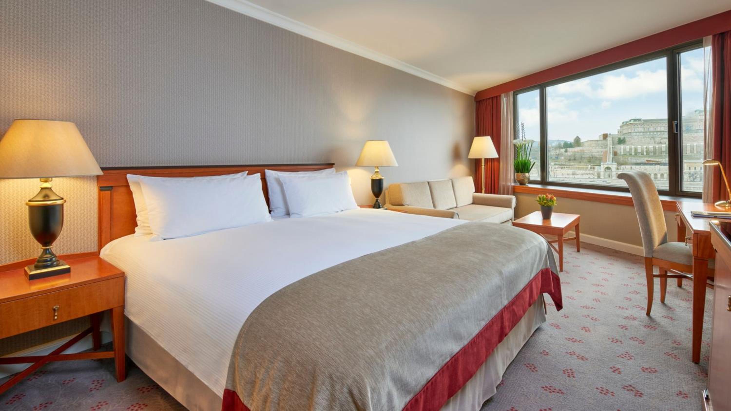 Premium King with Sofa and River View - Photo 2