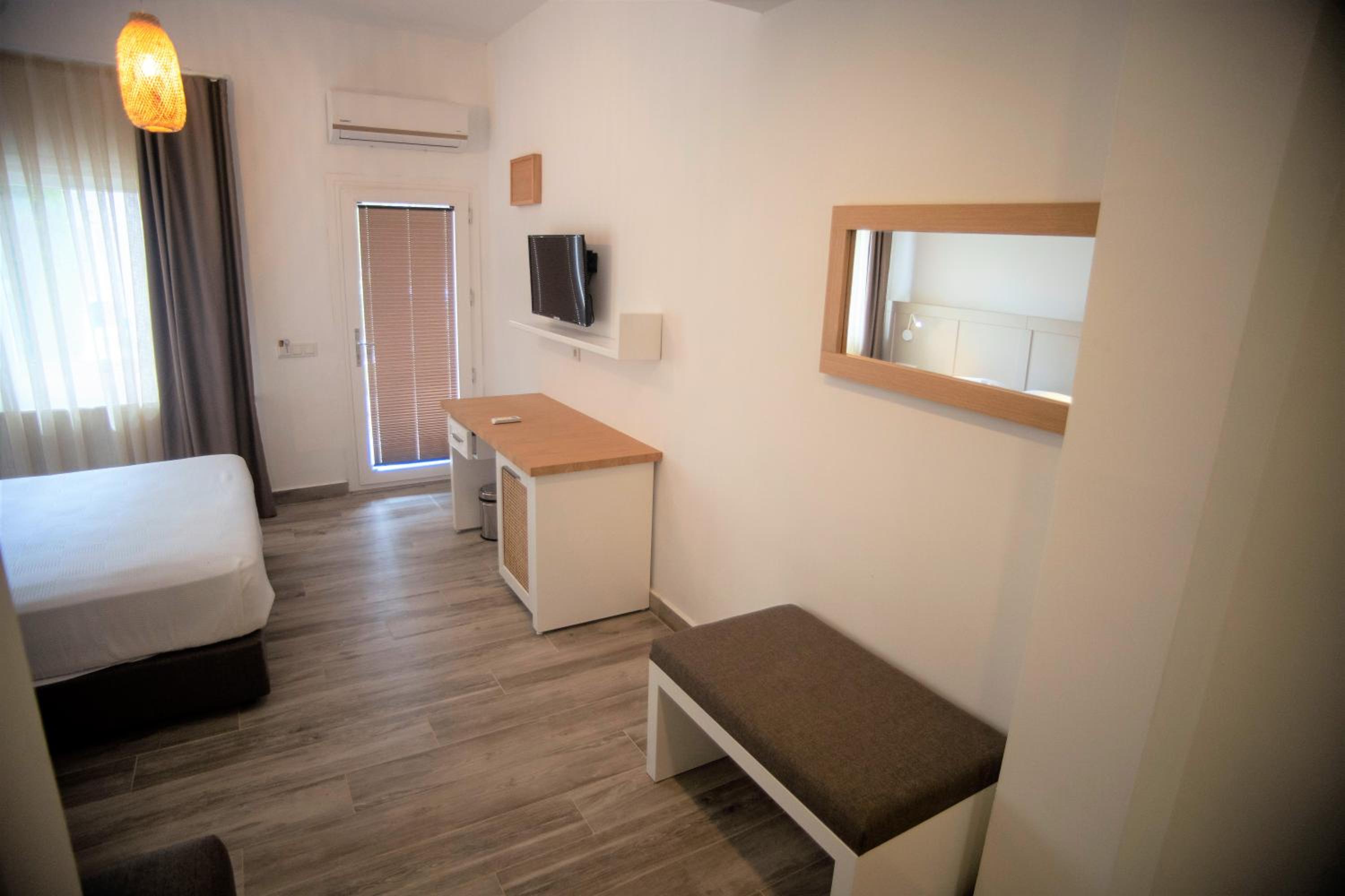 Standard  Room - Photo 5