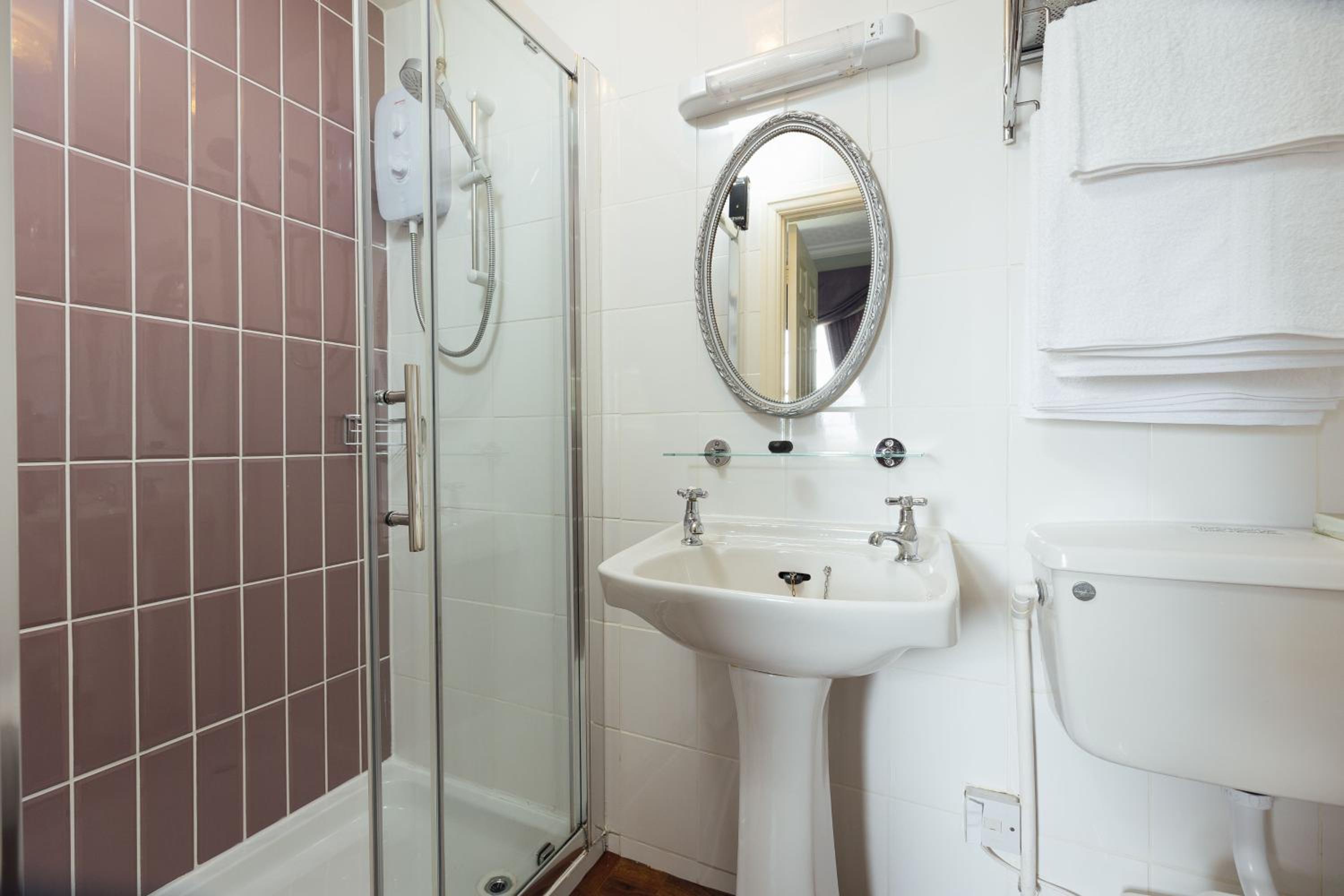 Double Room - Photo 10