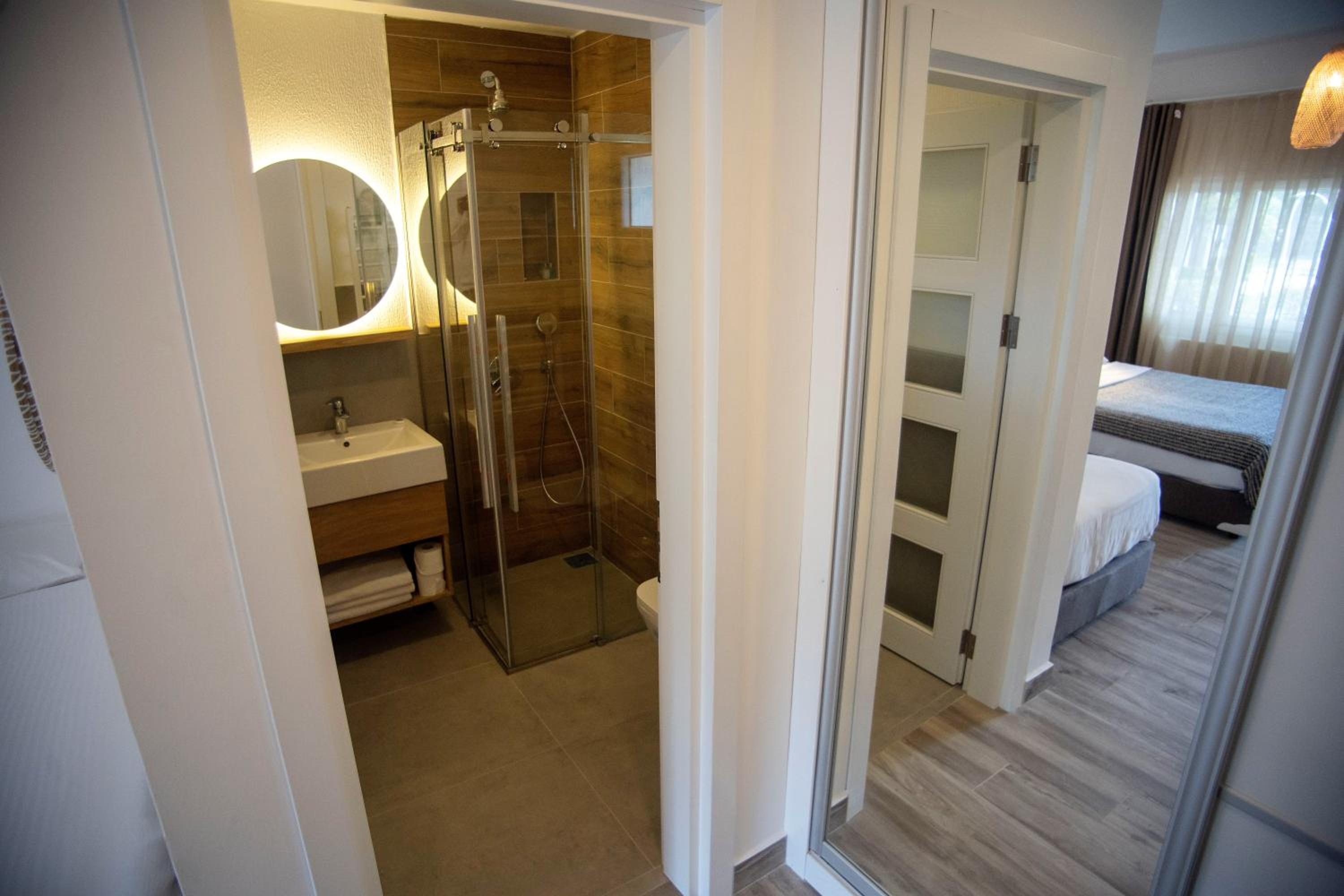 Standard  Room - Photo 2