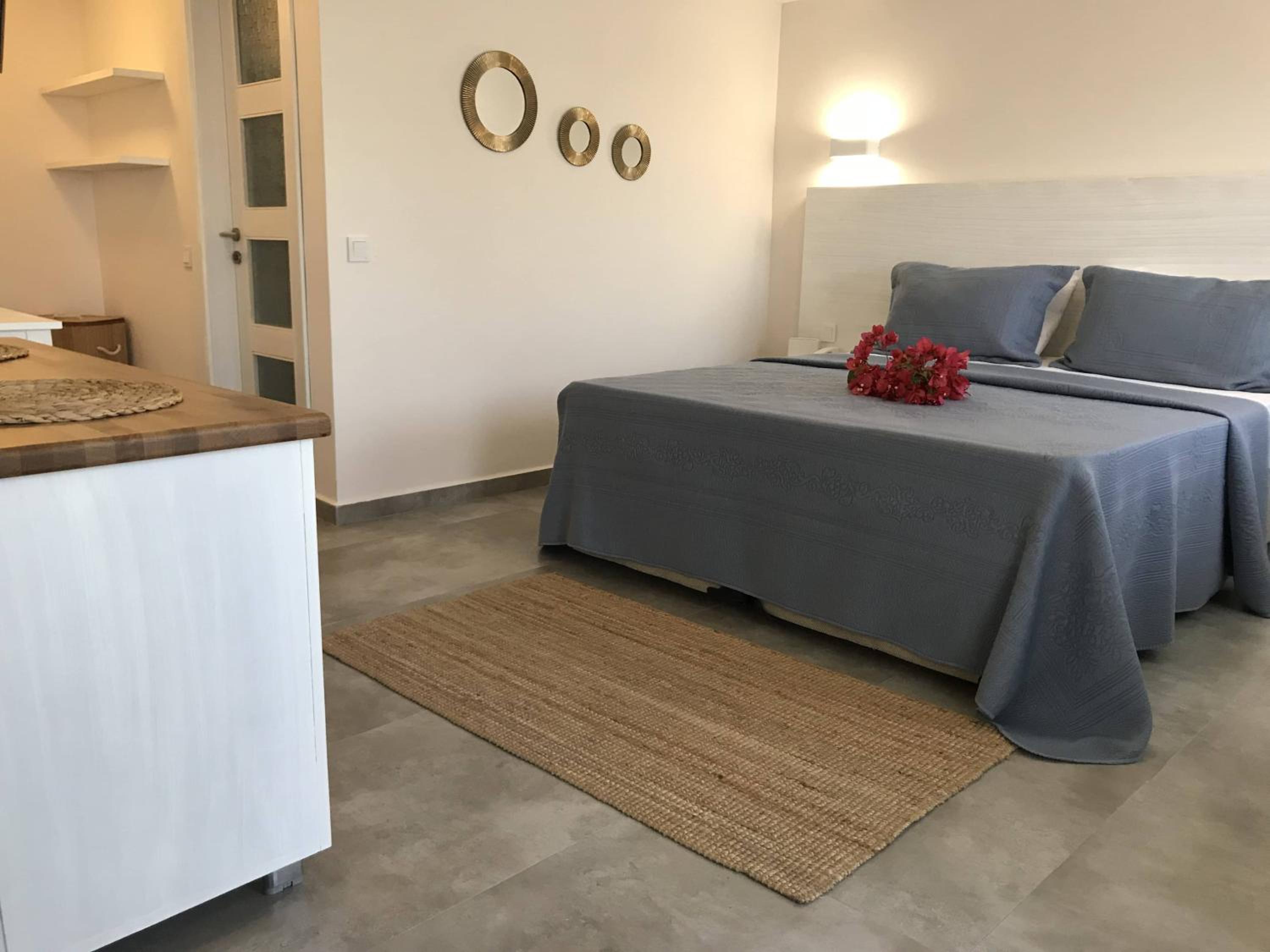 Suite with Balcony - Photo 5