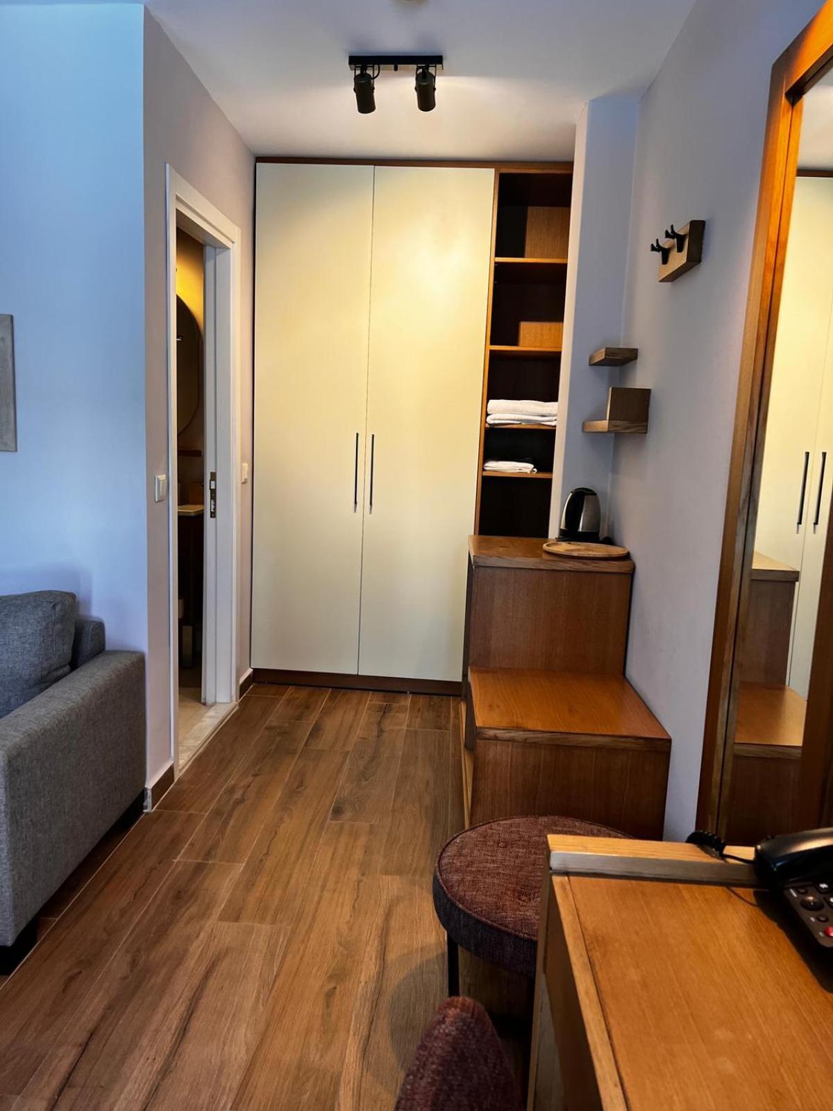 Standard Double Room - Photo 1