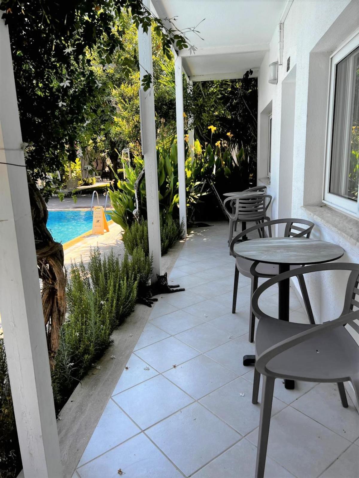 Standard Double Room - Photo 5
