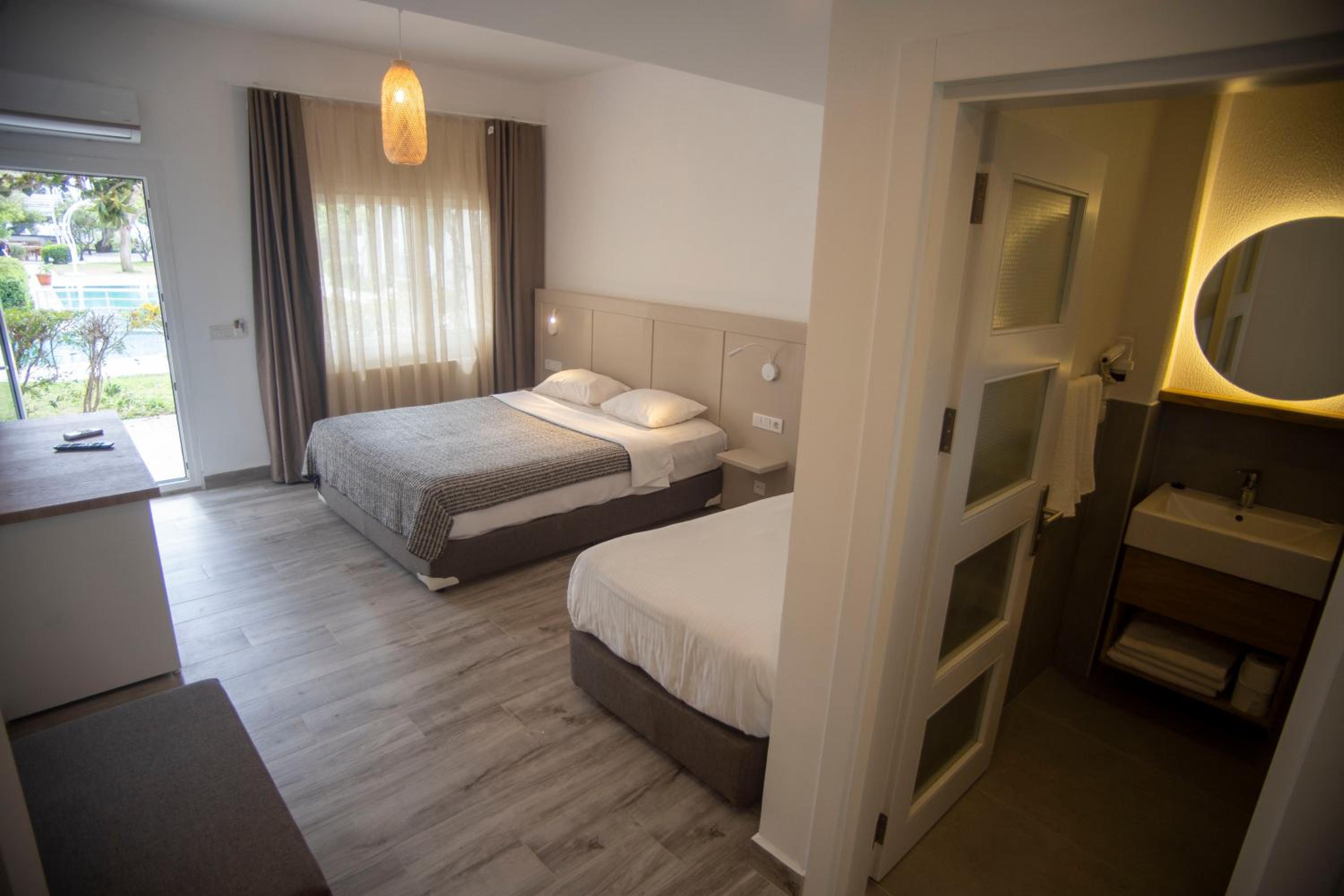 Standard Triple Room - Photo 5