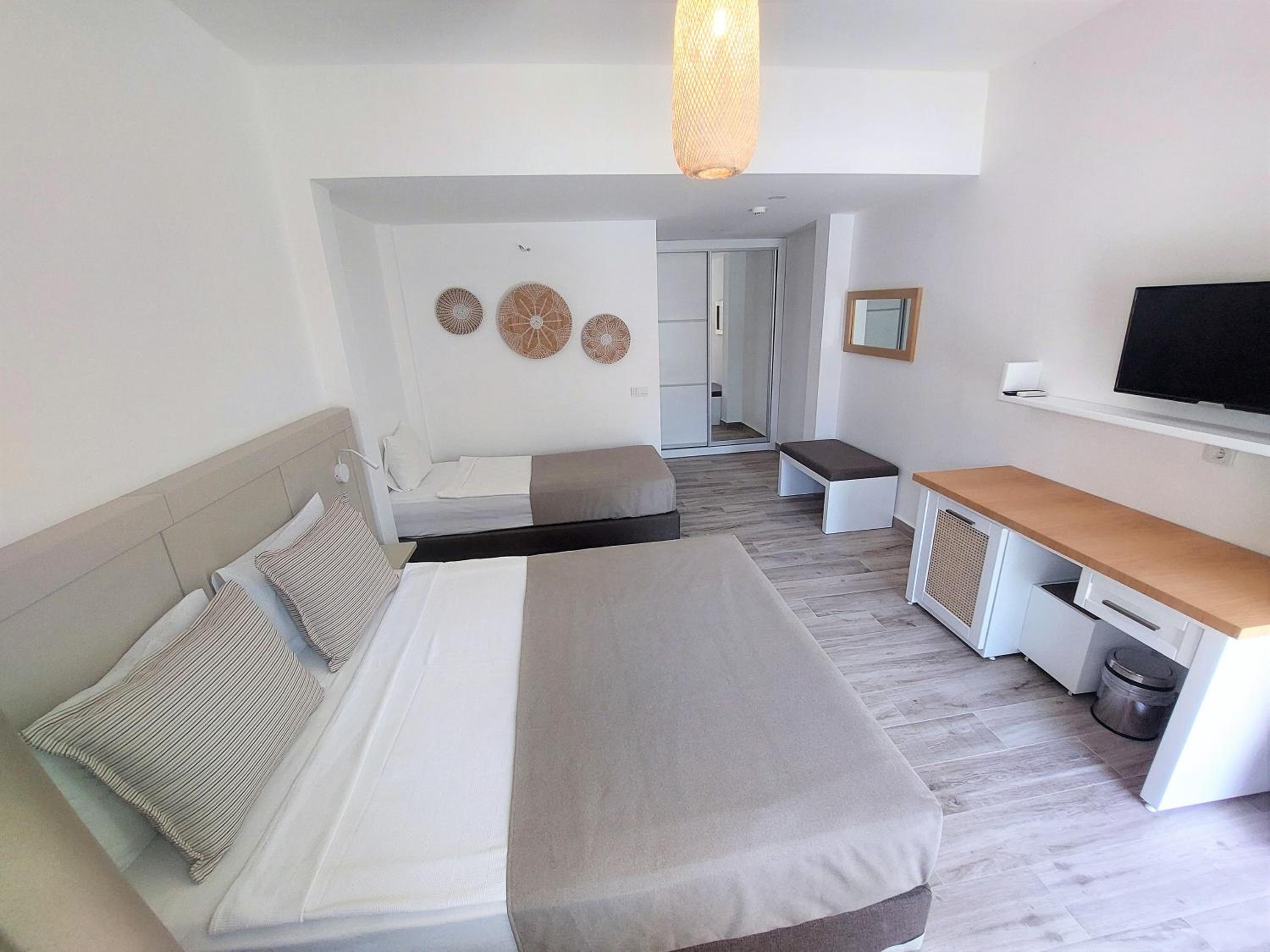 Standard Triple Room - Photo 6