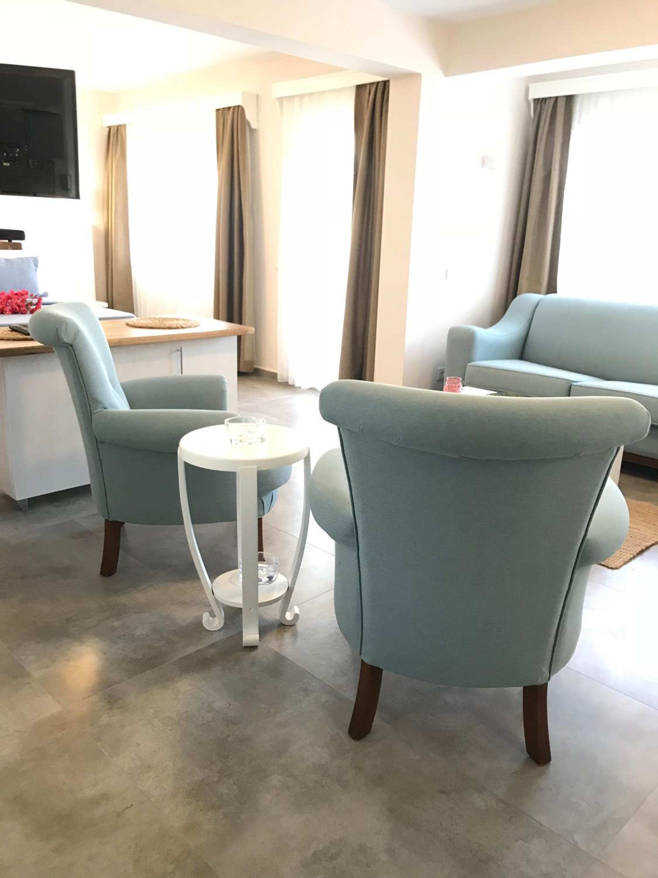 Suite with Balcony - Photo 15