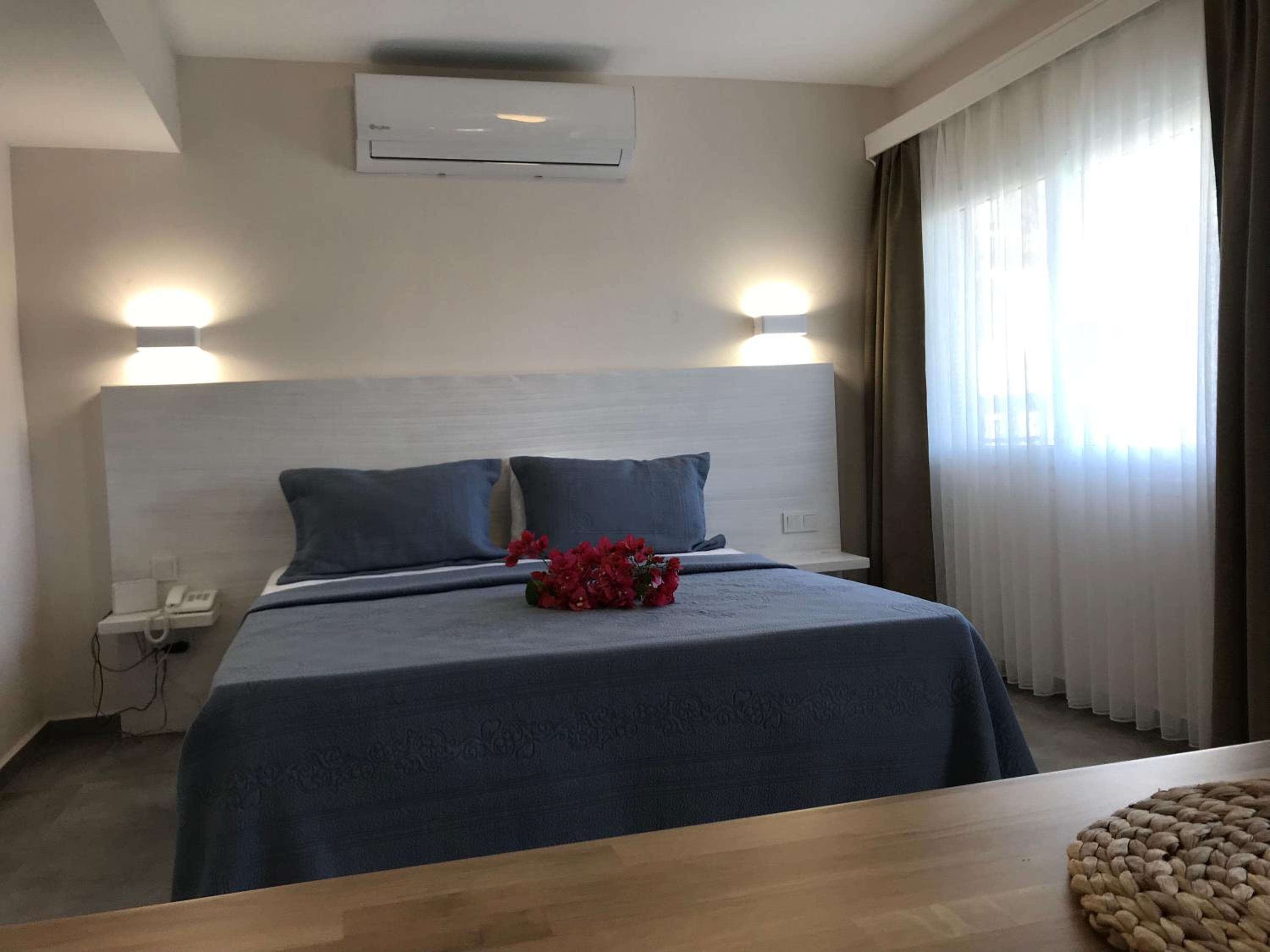Suite with Balcony - Photo 8