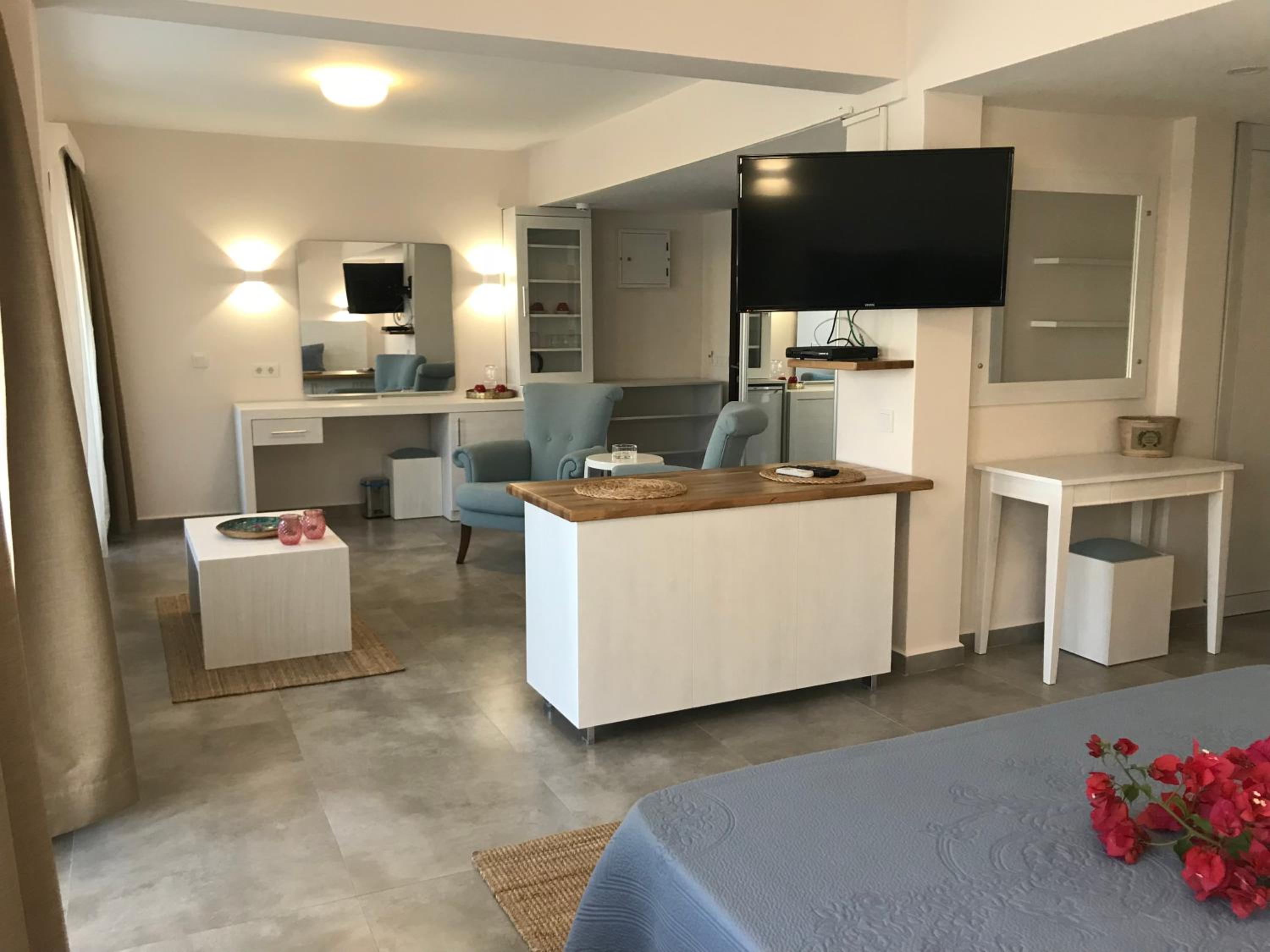 Suite with Balcony - Photo 1