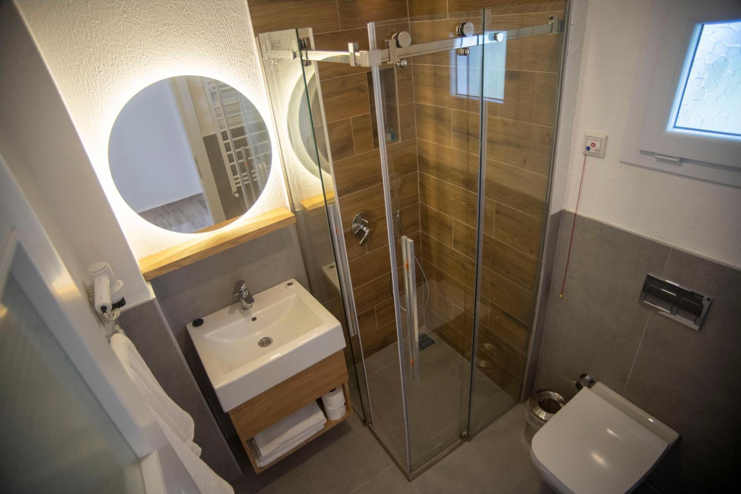 Standard Triple Room - Photo 2